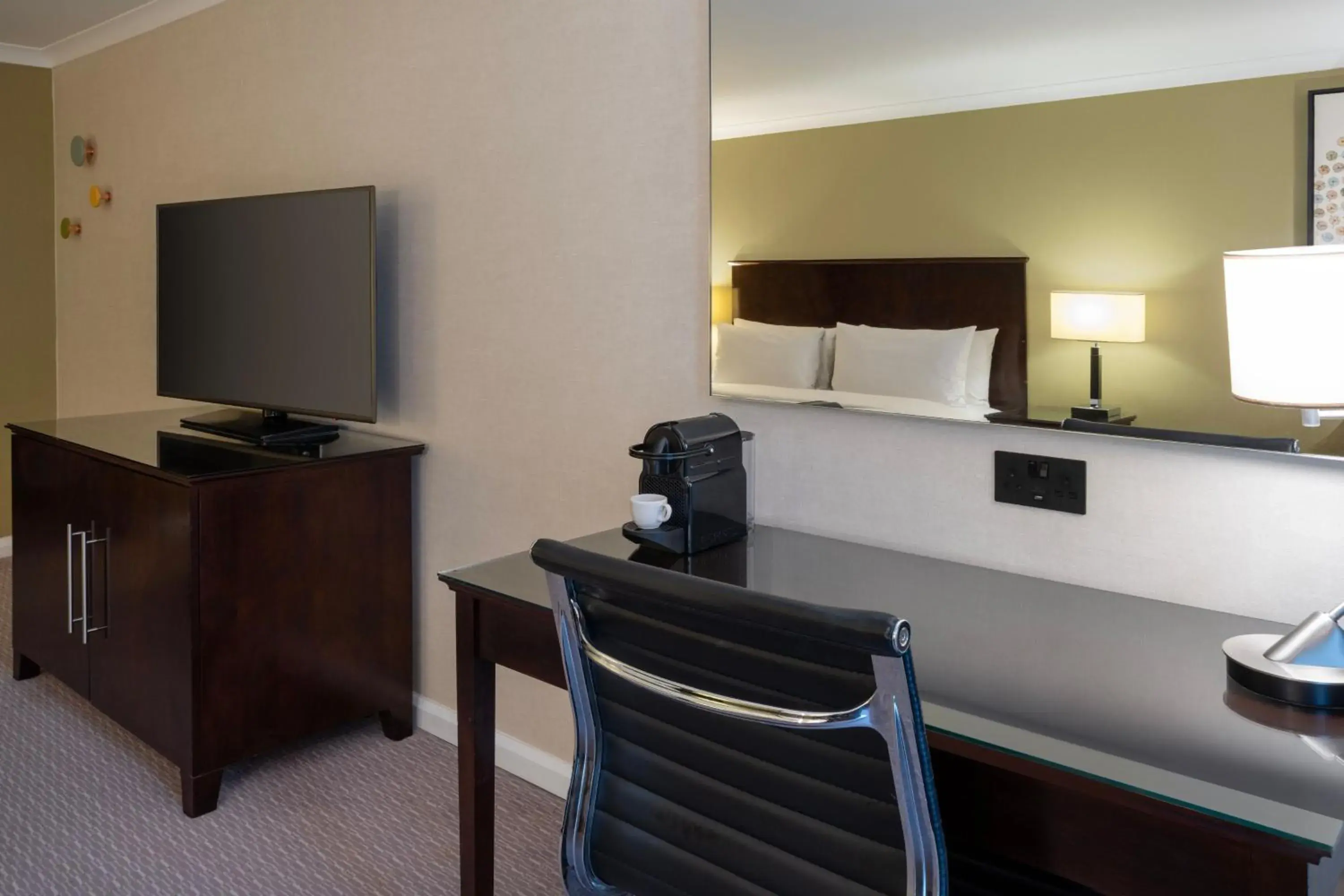 Executive Room with Lounge Access in Delta Hotels by Marriott Manchester Airport Executive Room with Lounge Access in Delta Hotels by Marriott Manchester Airport