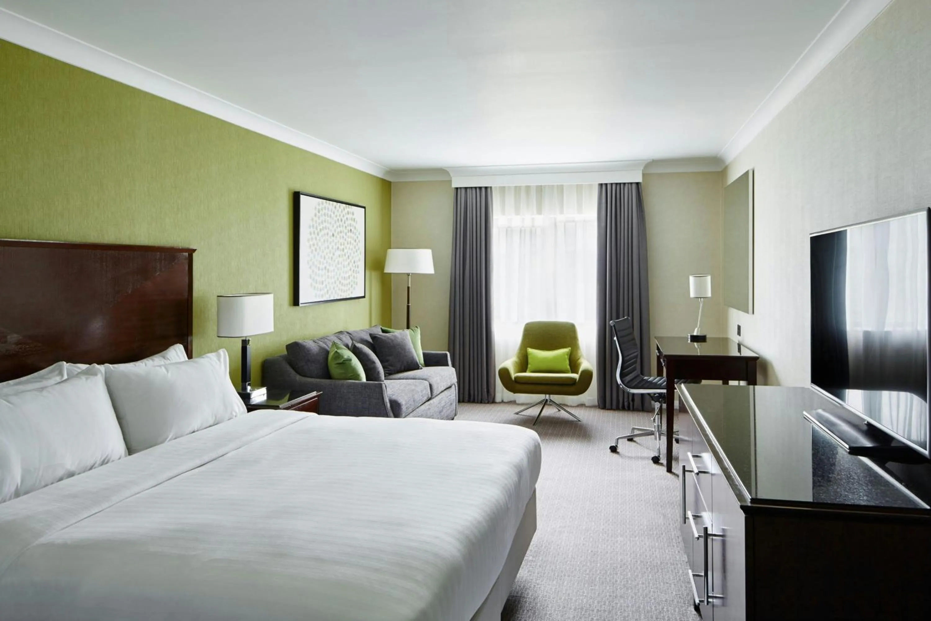 Photo of the whole room, Bed in Delta Hotels by Marriott Manchester Airport