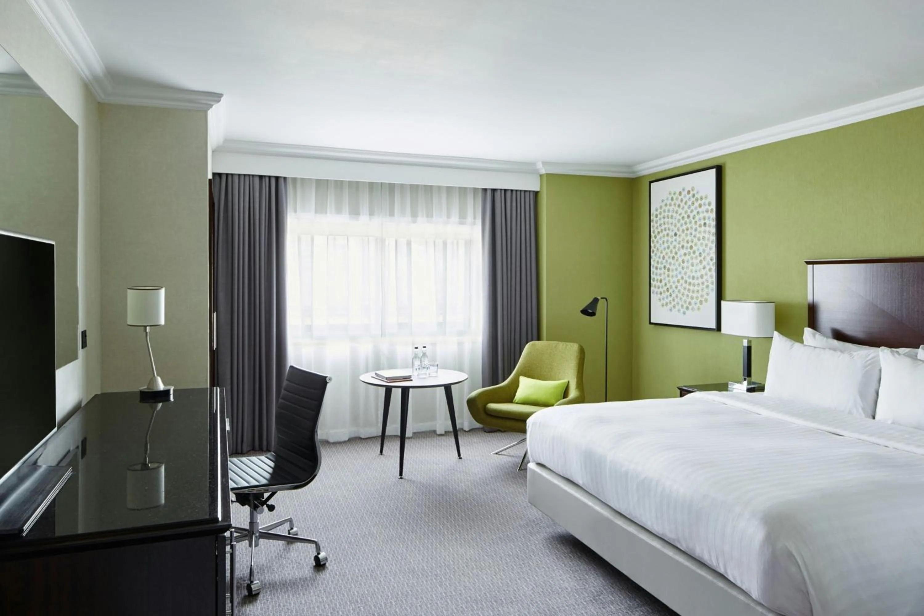 Photo of the whole room, Bed in Delta Hotels by Marriott Manchester Airport