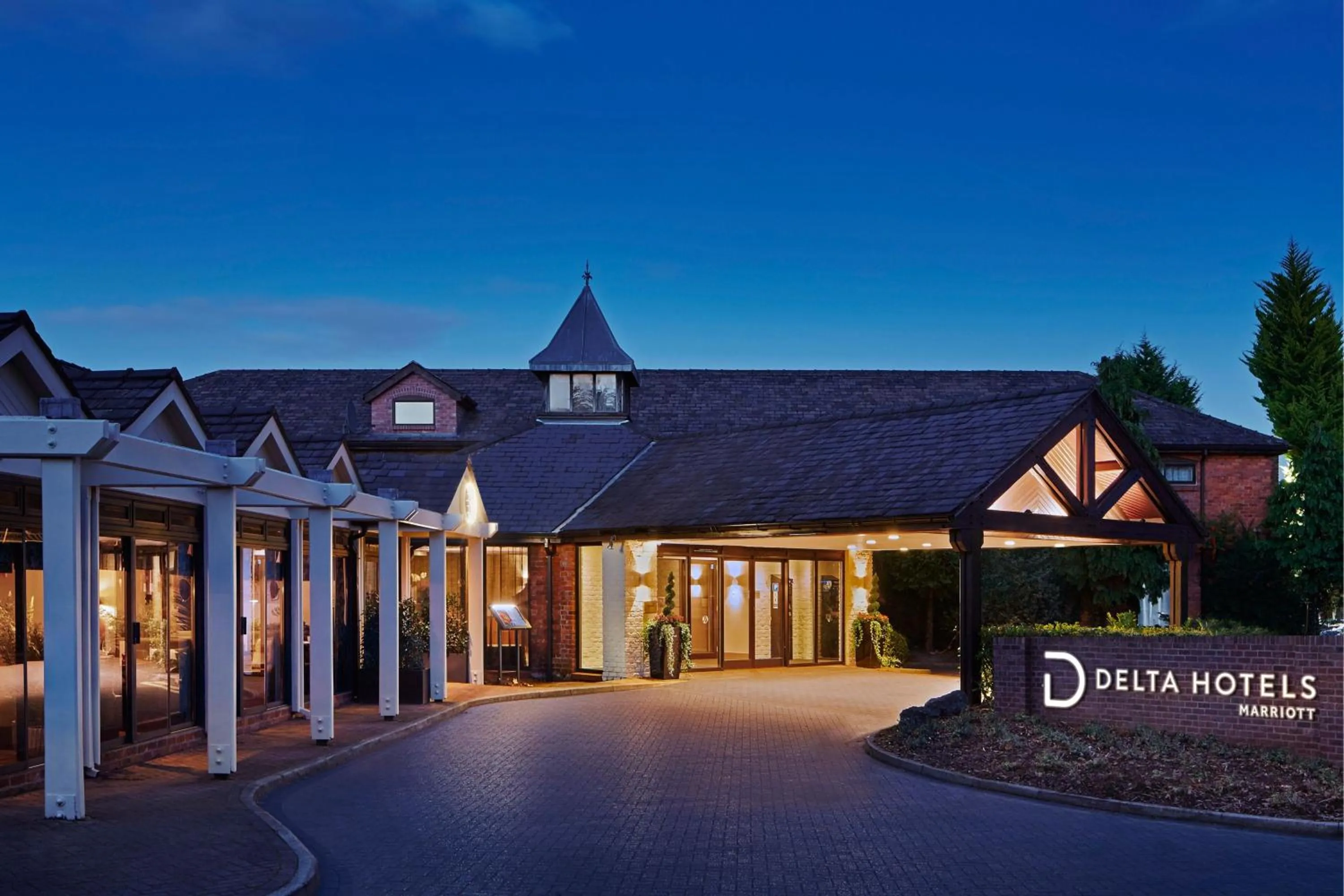 Property building in Delta Hotels by Marriott Manchester Airport