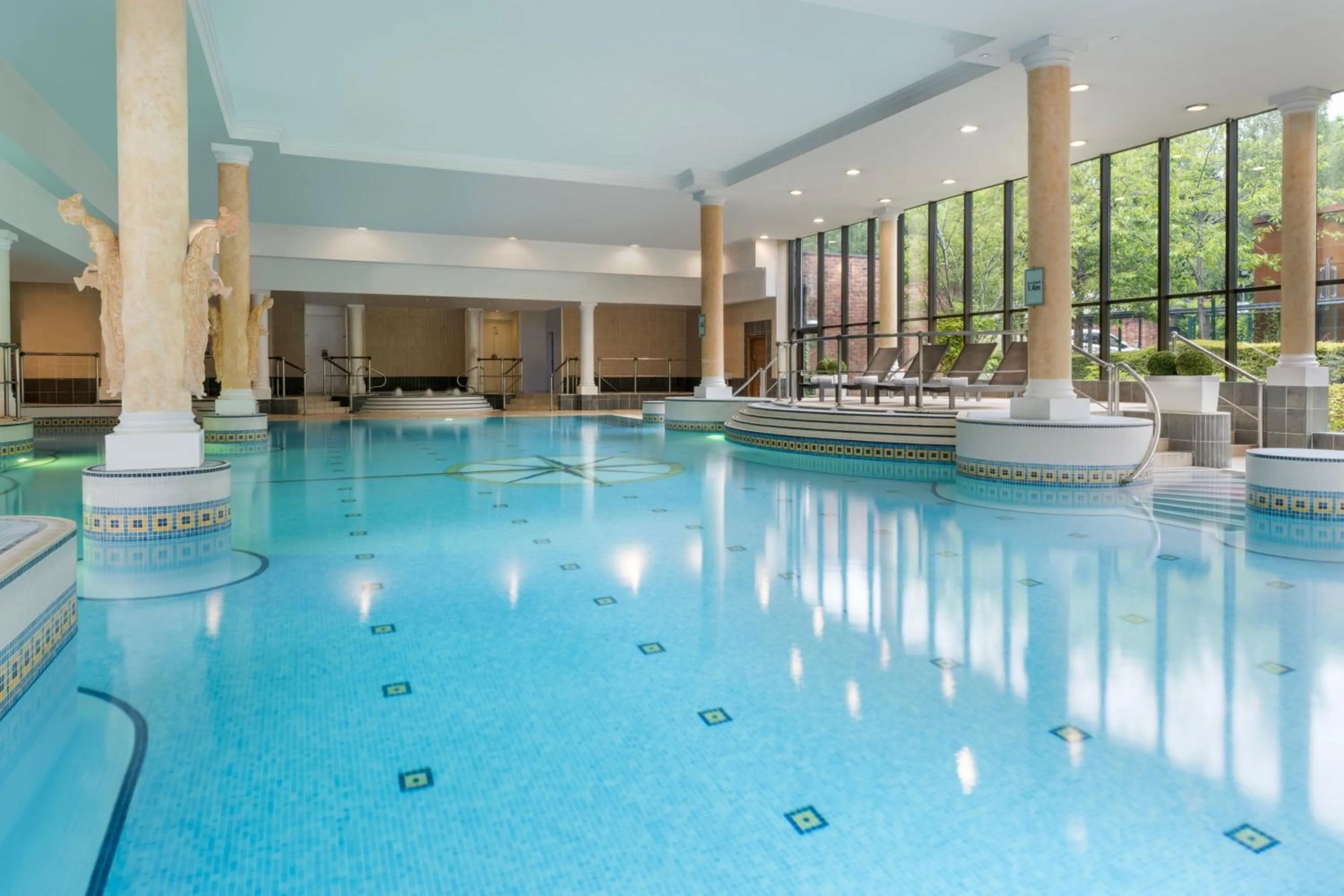 Swimming pool in Delta Hotels by Marriott Manchester Airport