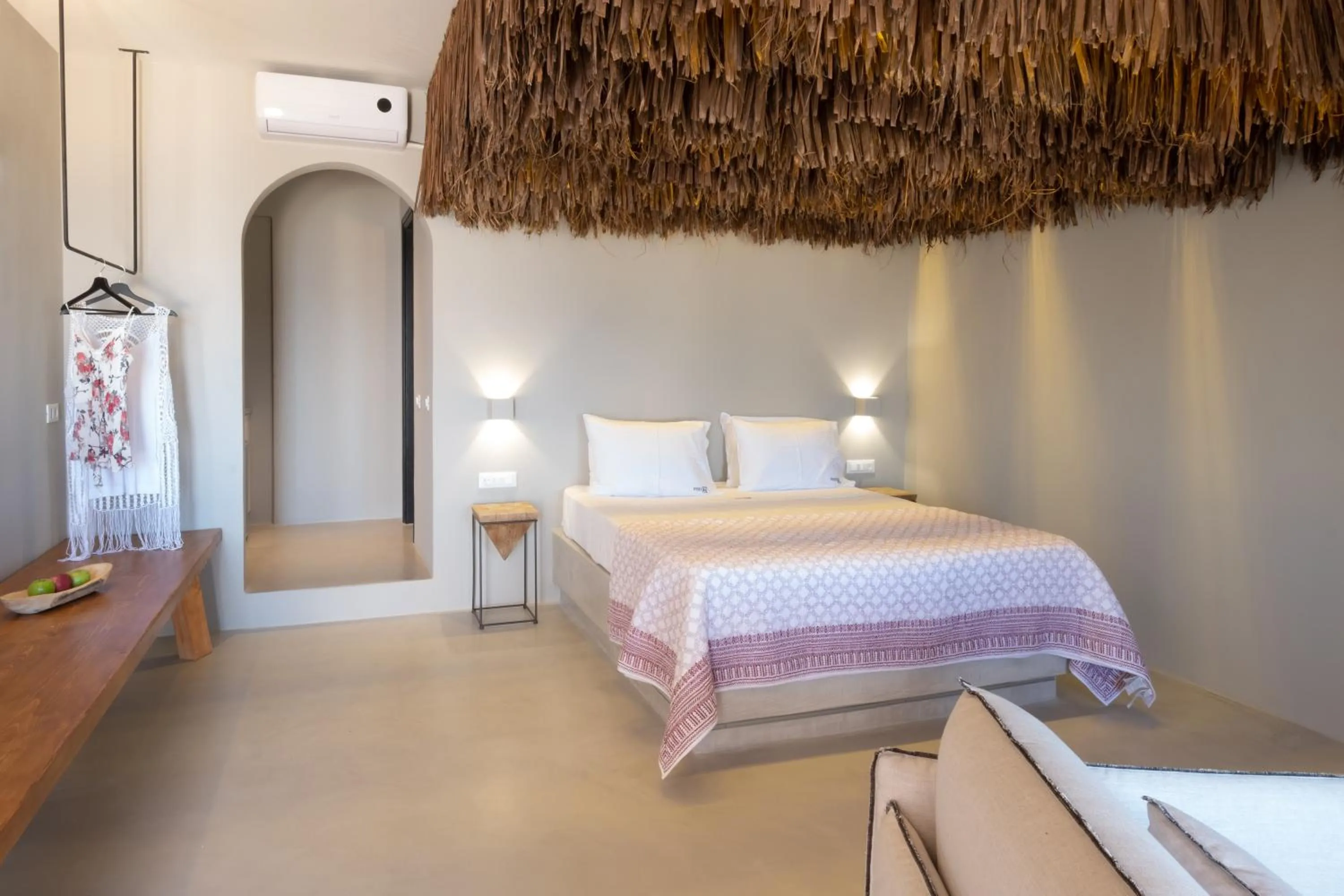 Bed in IfestAu.4 Suites