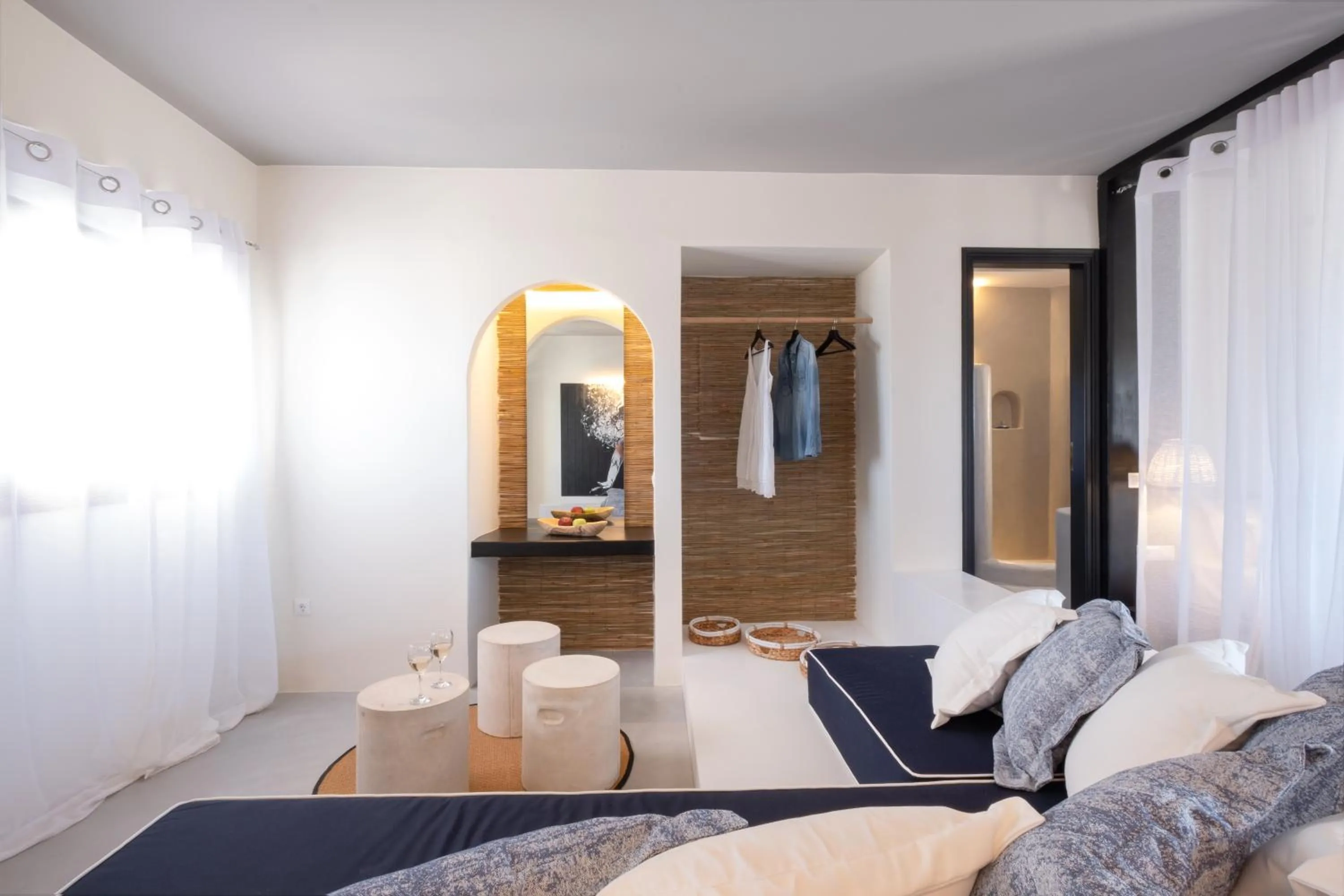 Seating area, Bed in IfestAu.4 Suites