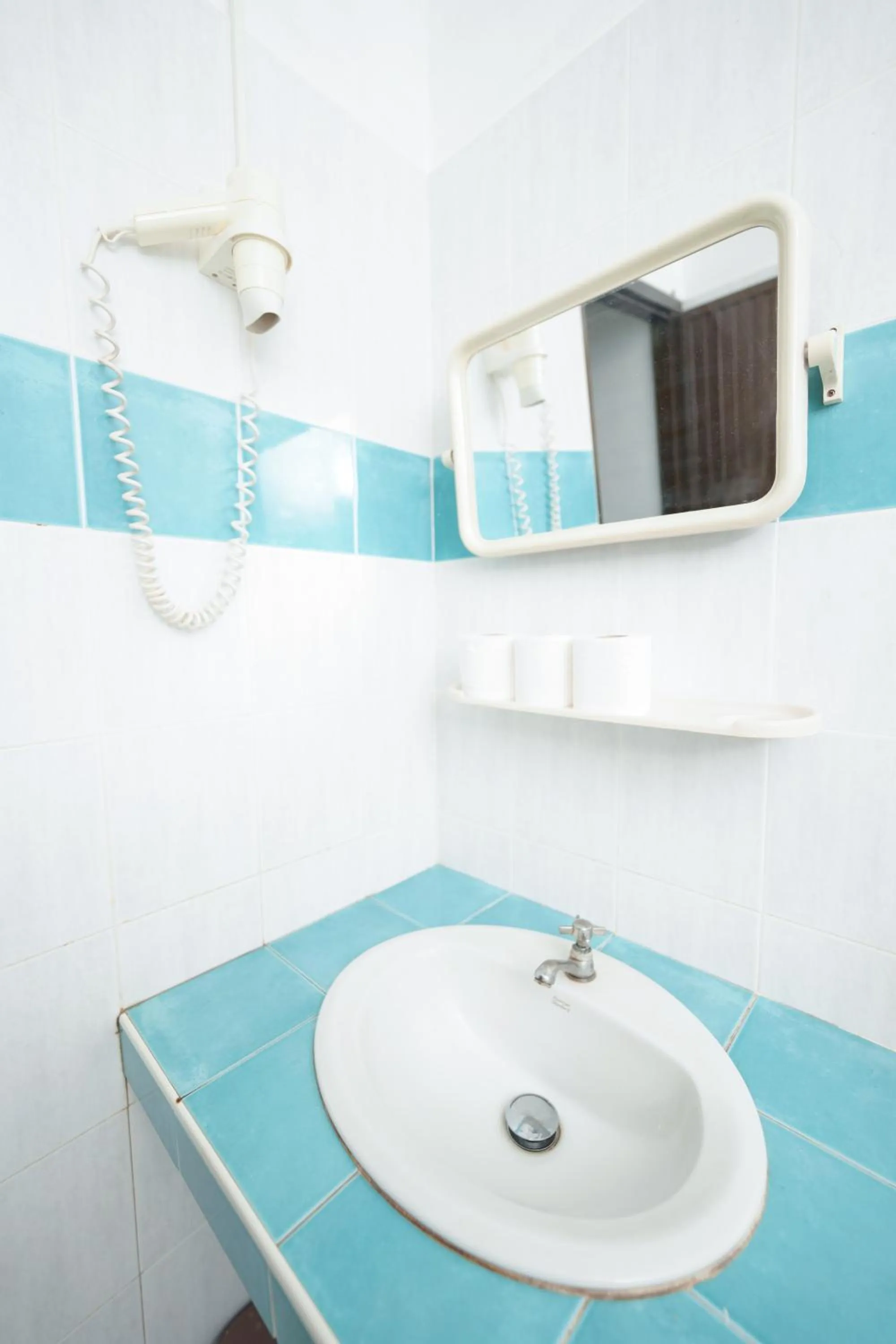 Bathroom in Baan Kamala Backpacker