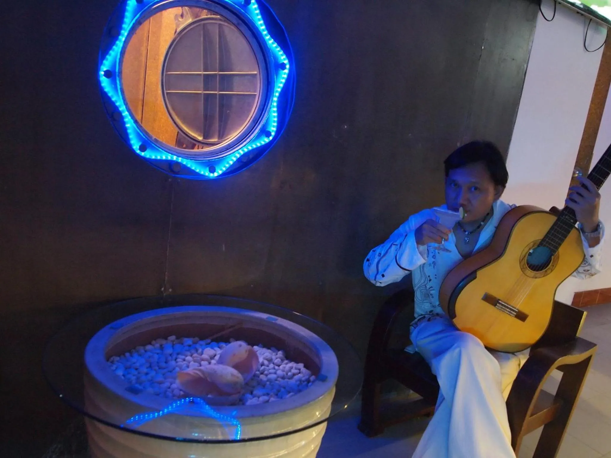 Seating area in Baan Kamala Backpacker