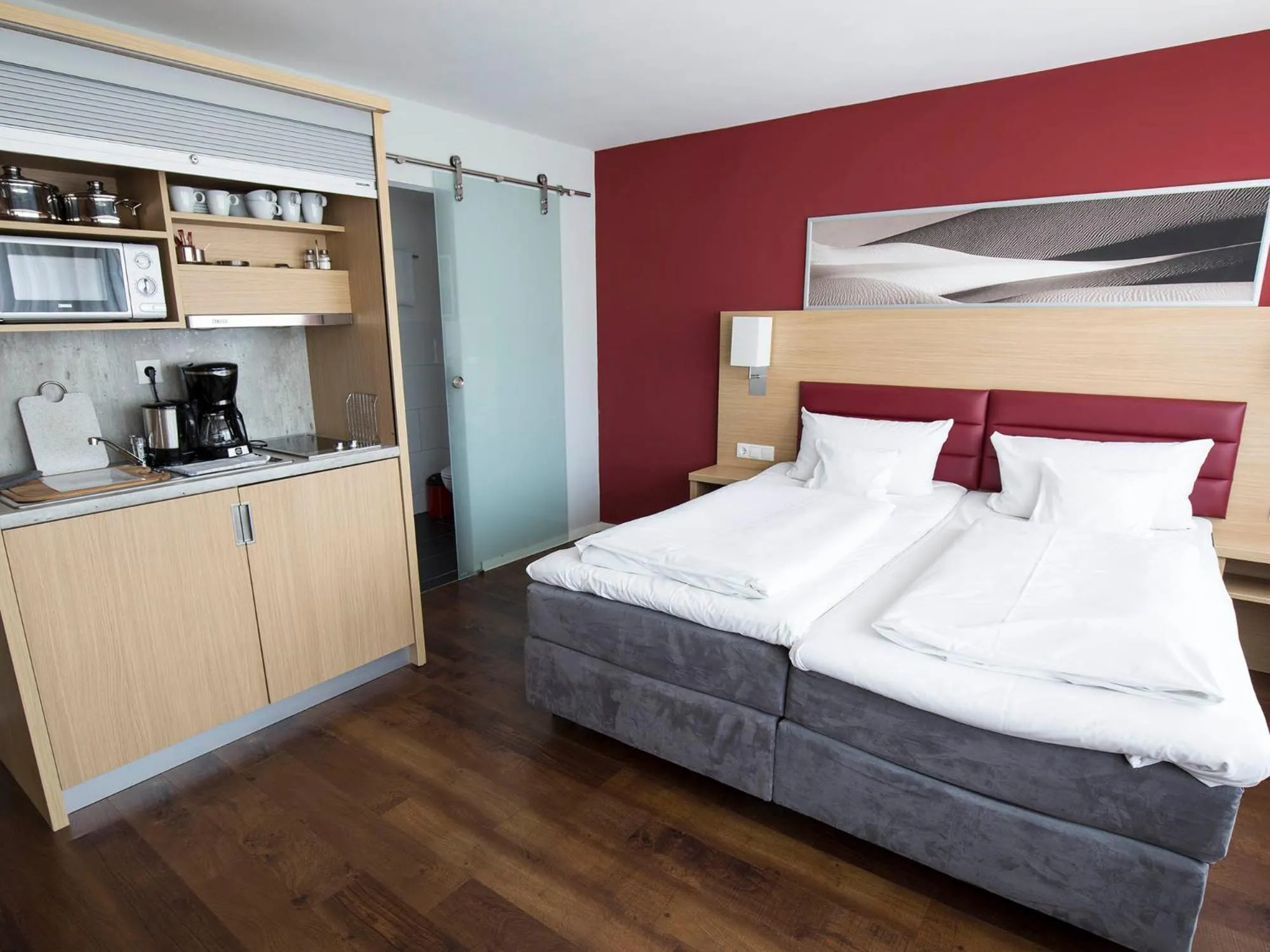 Photo of the whole room, Bed in Bonnox Boardinghouse & Hotel