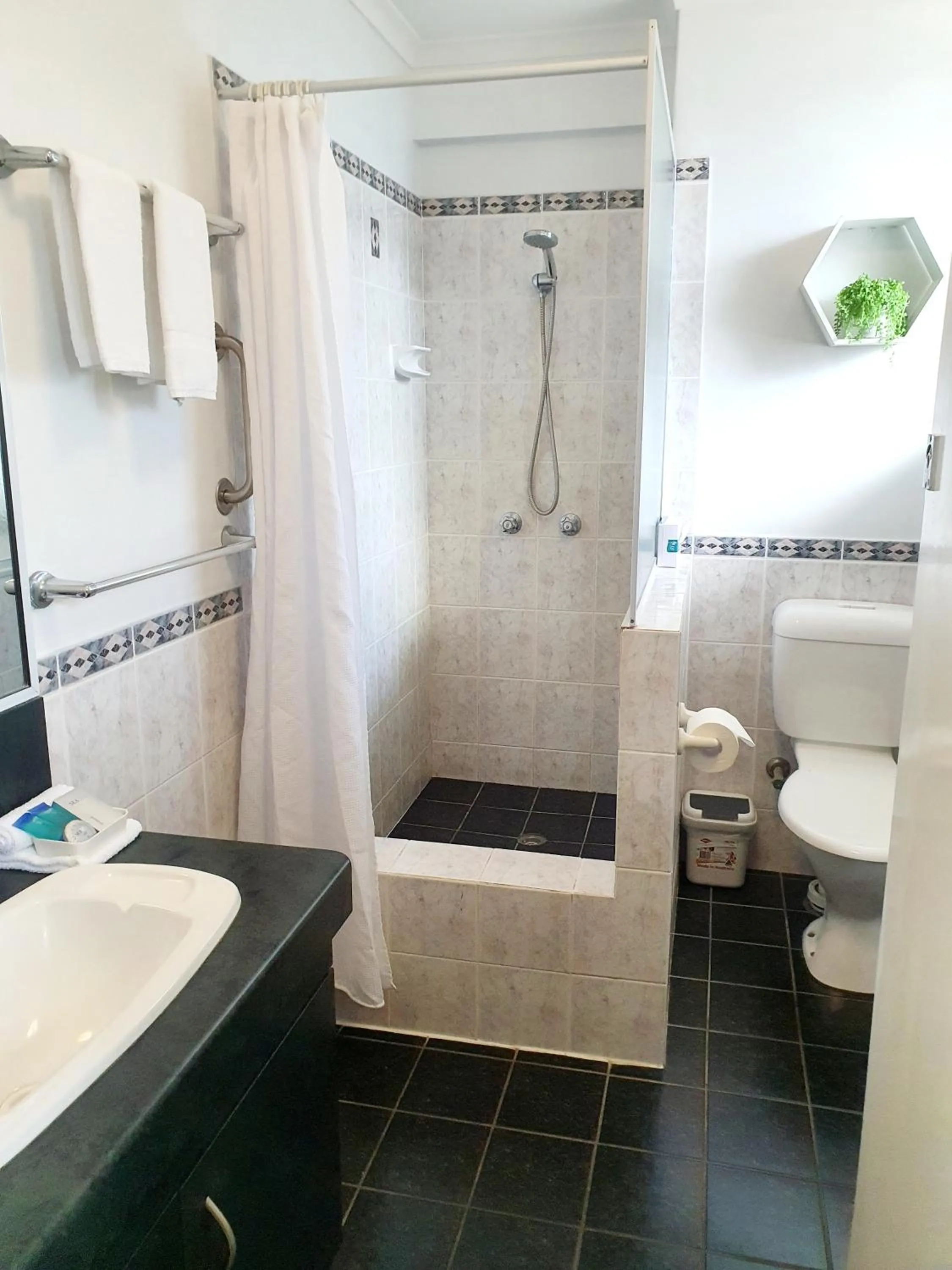 Bathroom in Sunseeker Motel