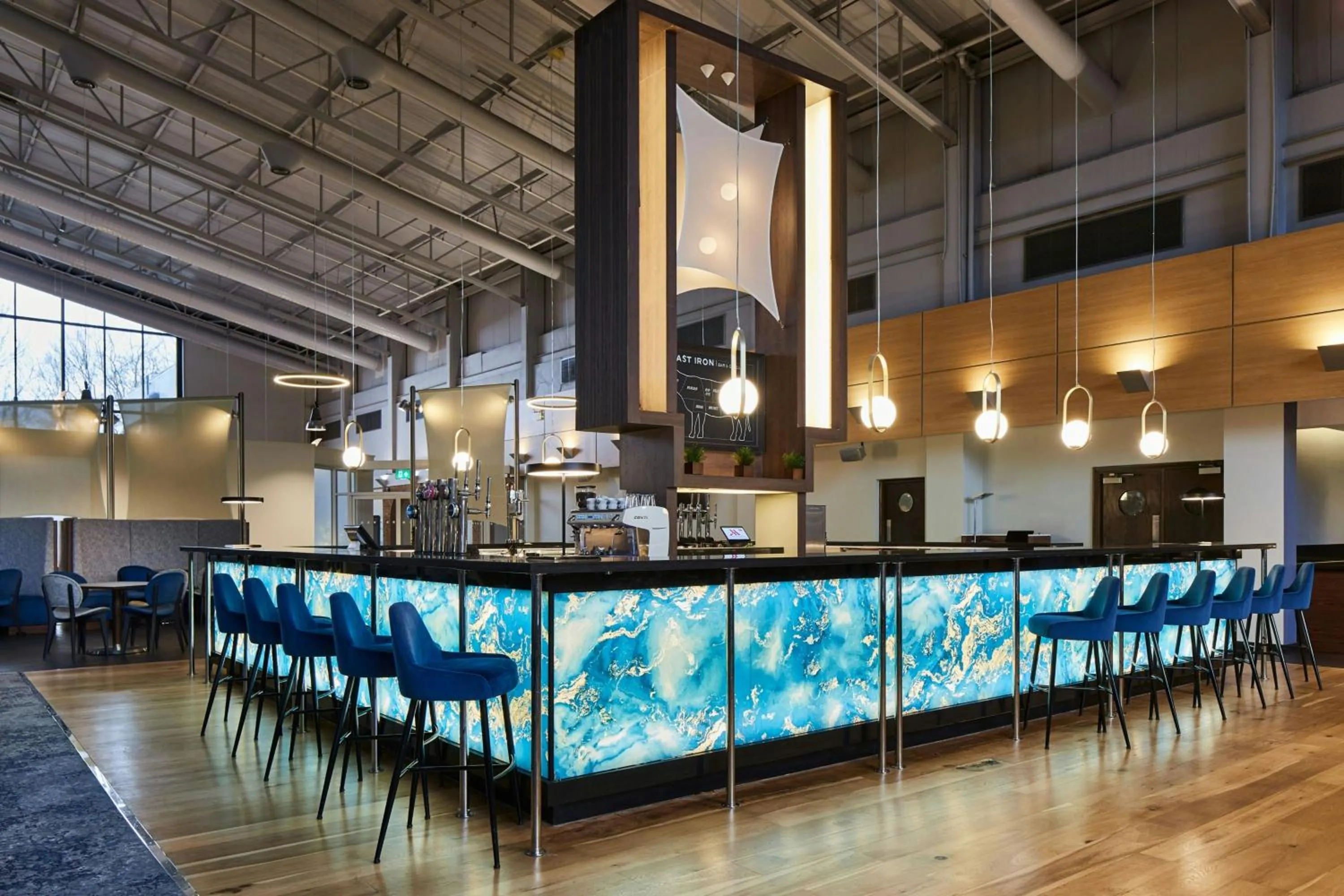 Lounge or bar in Portsmouth Marriott Hotel