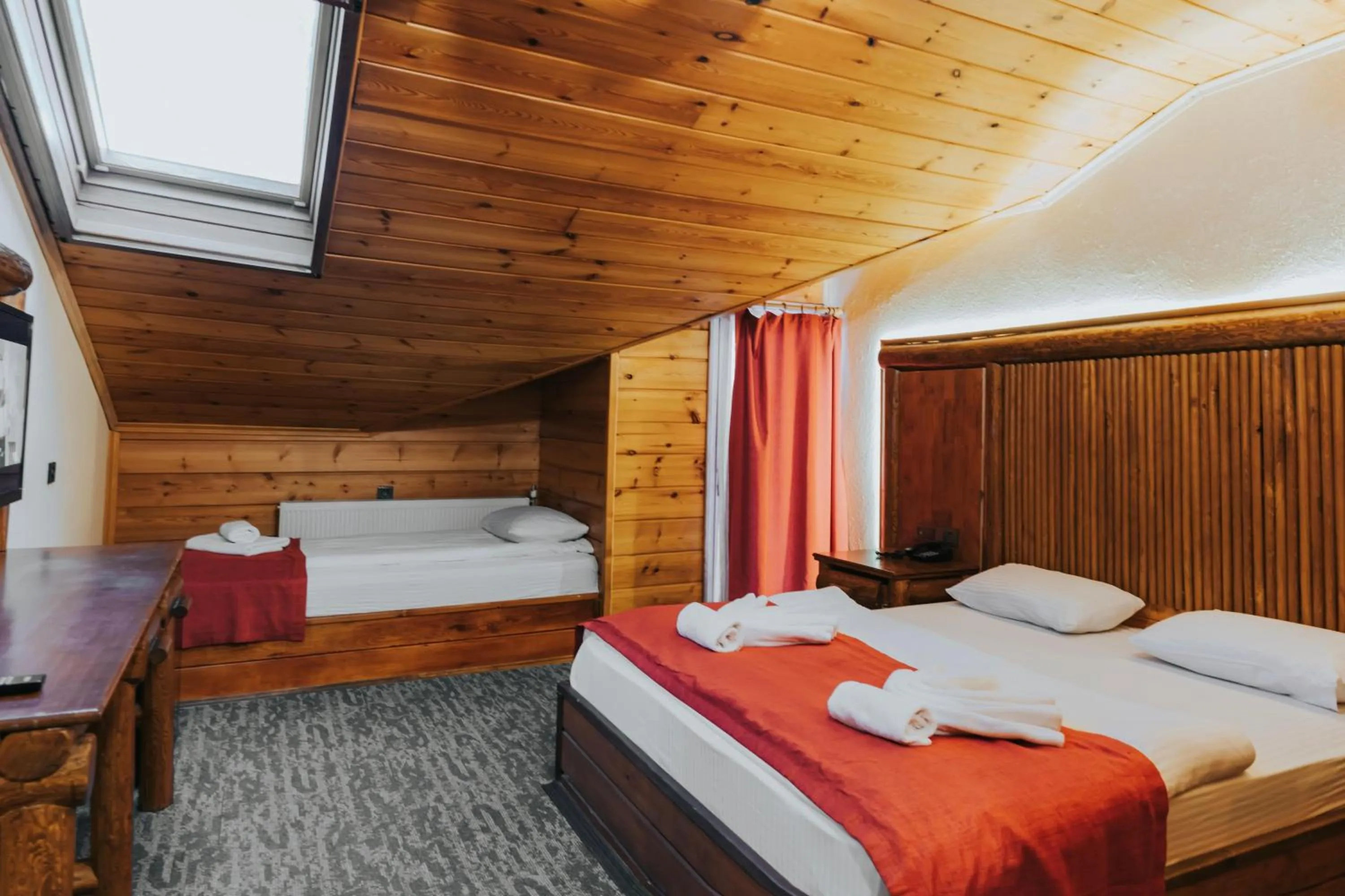 Bed in Inan Kardesler Hotel