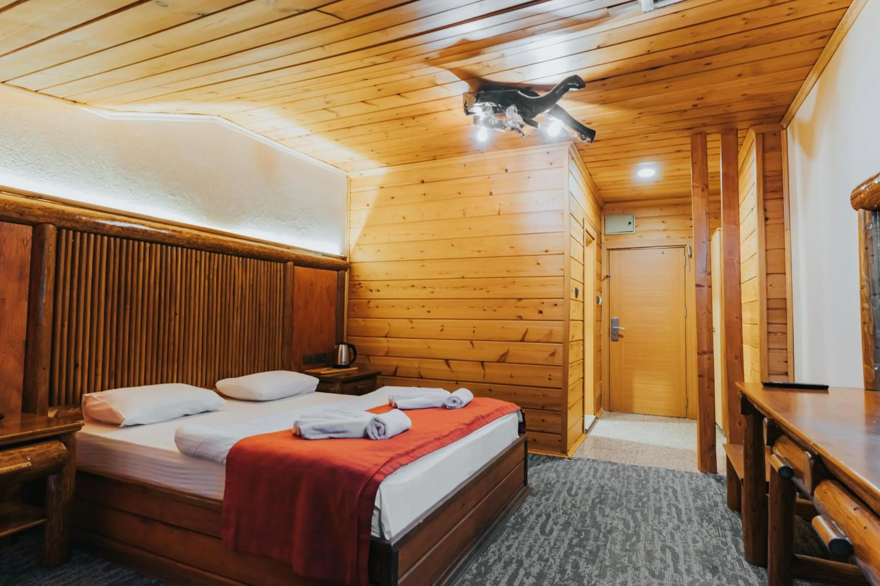 Bed in Inan Kardesler Hotel