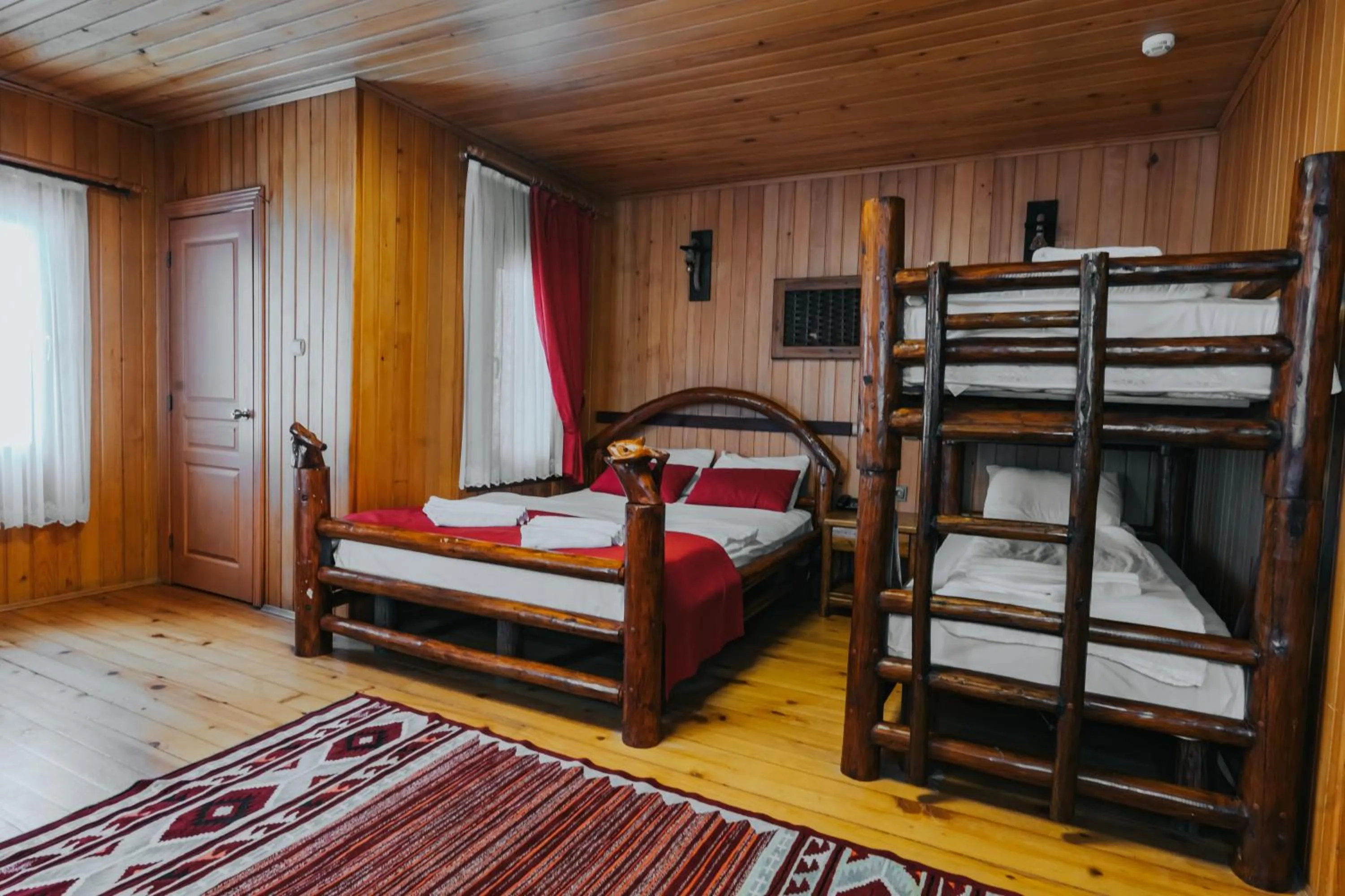 Bed in Inan Kardesler Hotel