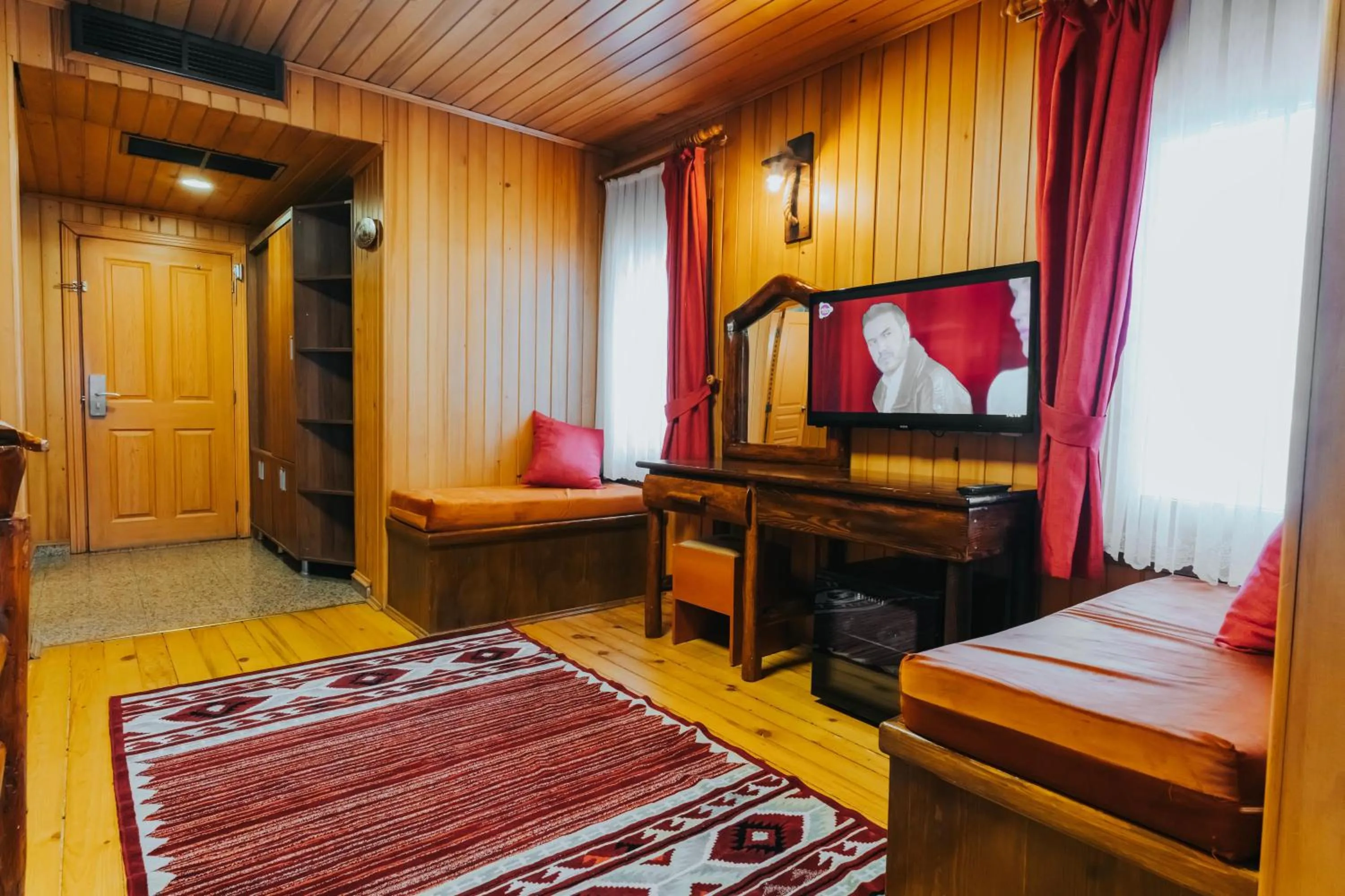 Bed in Inan Kardesler Hotel