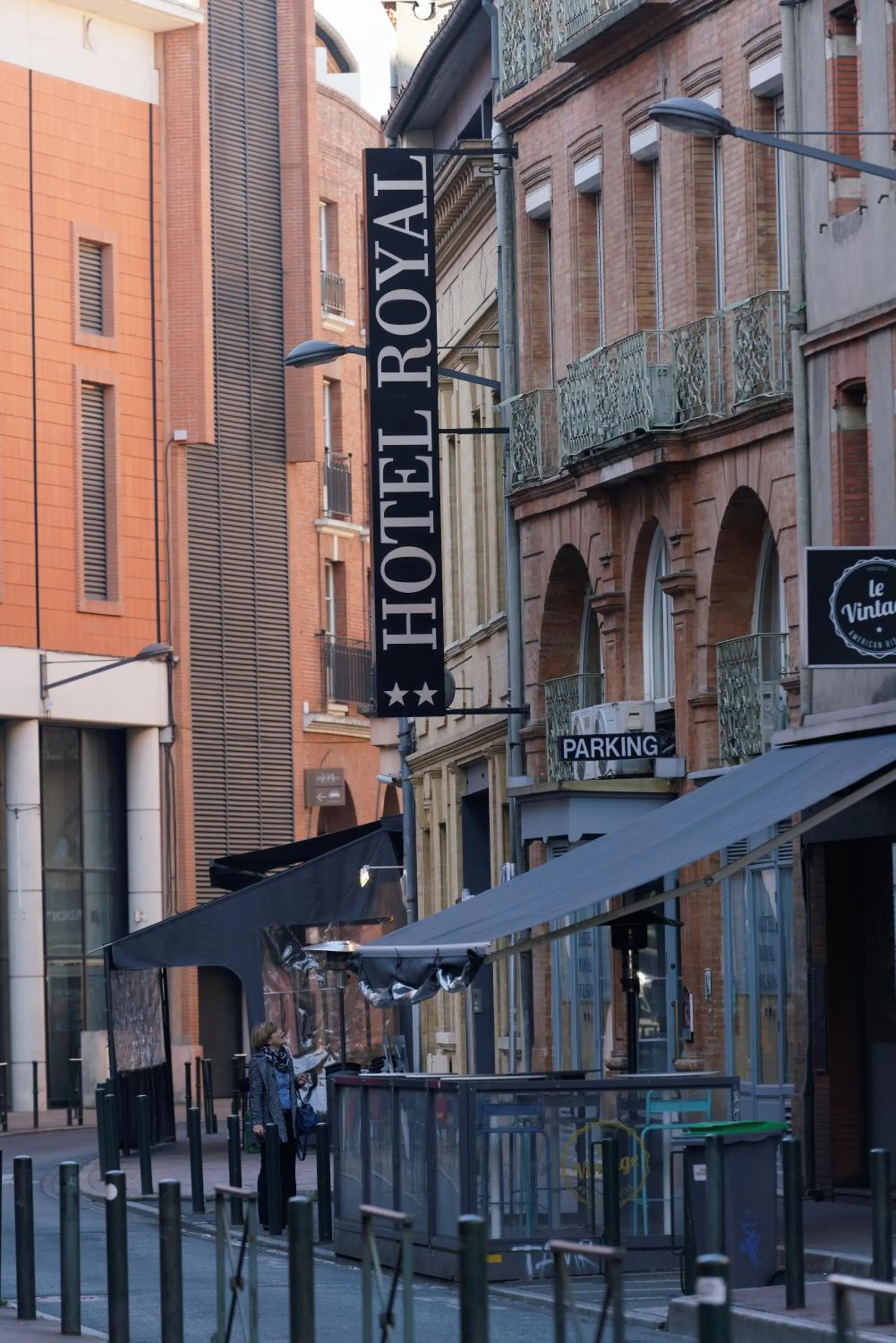 Facade/entrance in Hostel20 Toulouse Wilson