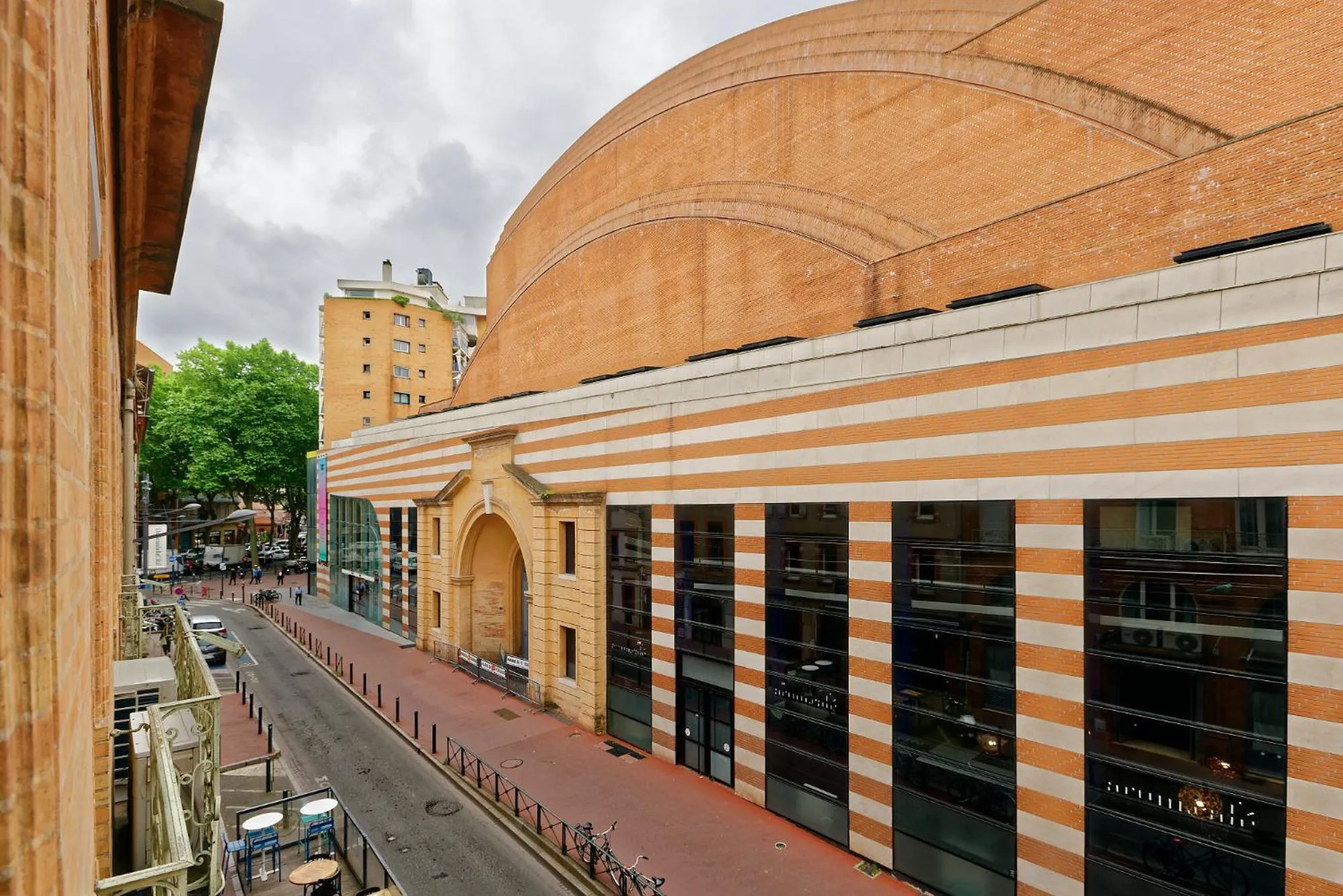 Street view in Hostel20 Toulouse Wilson