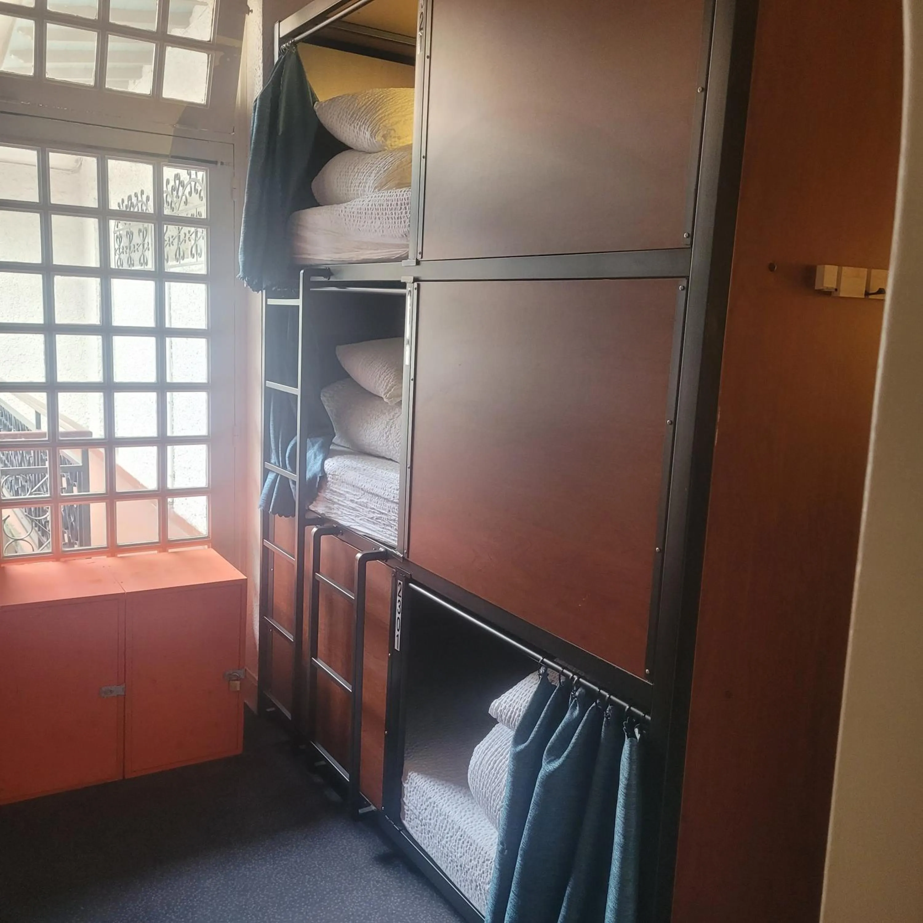 bunk bed, Bed in Hostel20 Toulouse Wilson