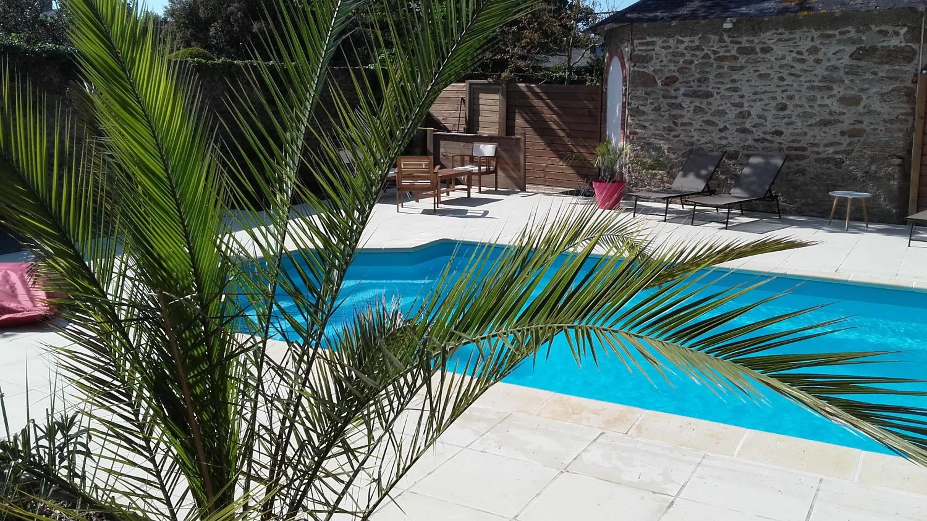 Swimming pool in Manoir de la Baronnie