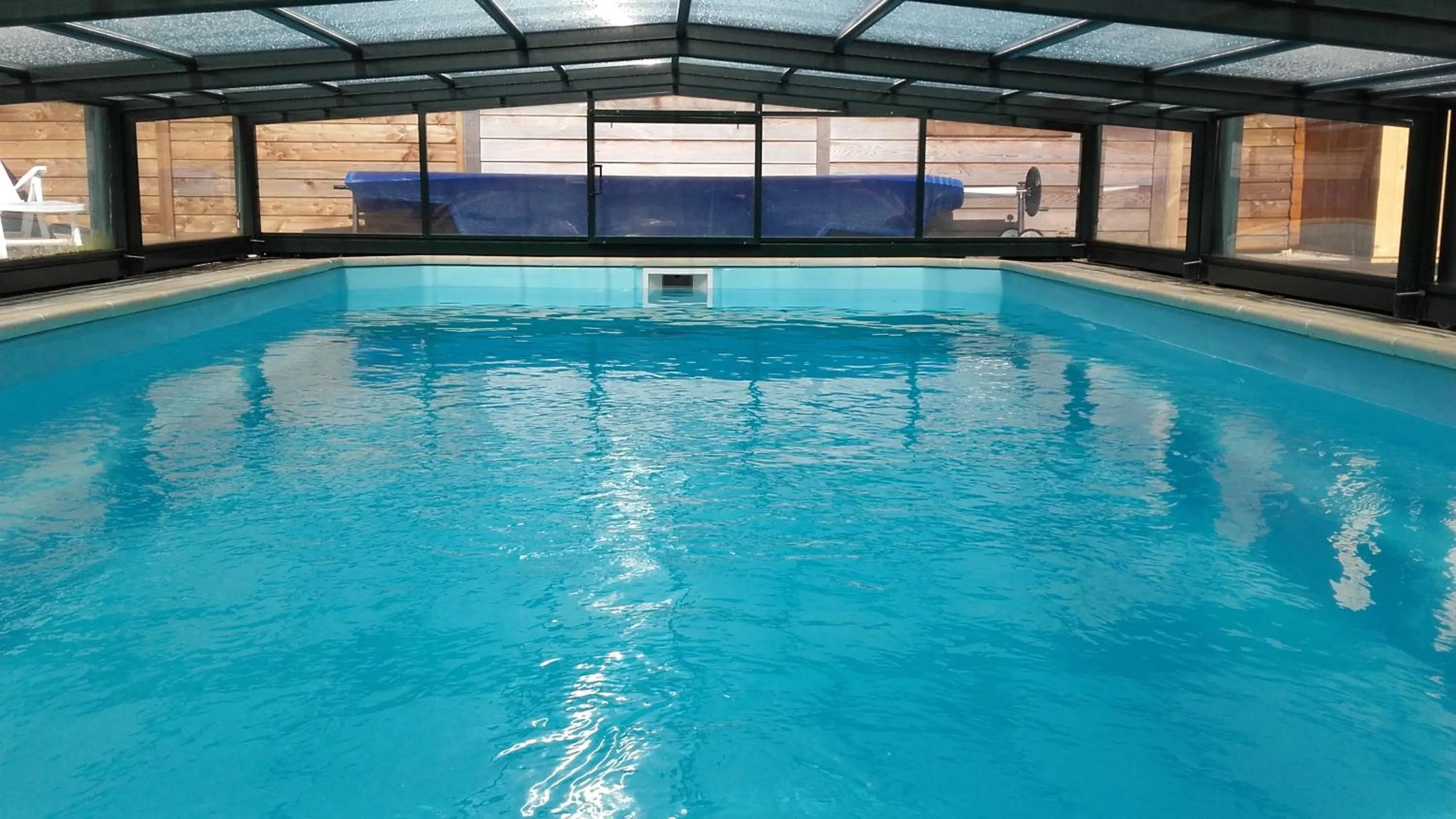 Swimming pool in Manoir de la Baronnie