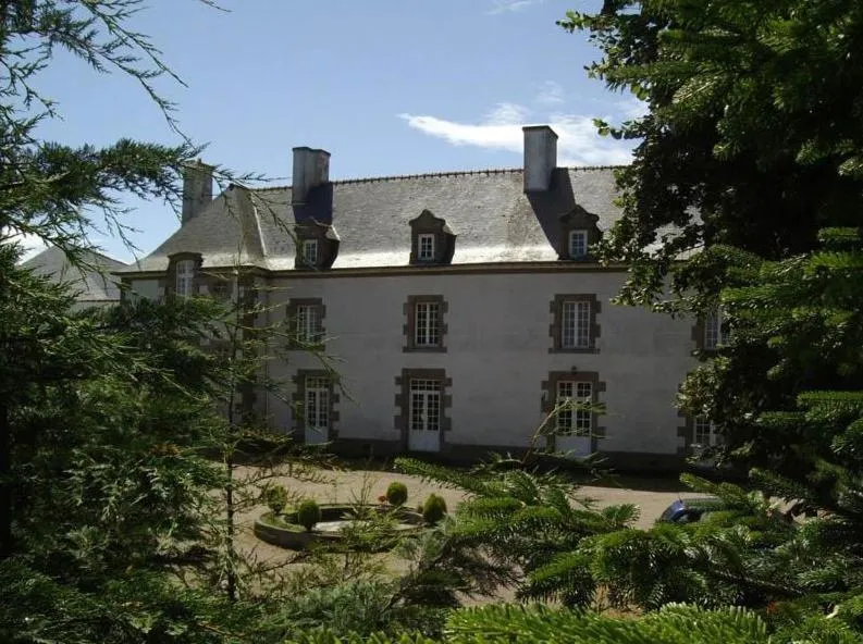 Facade/entrance in Manoir de la Baronnie