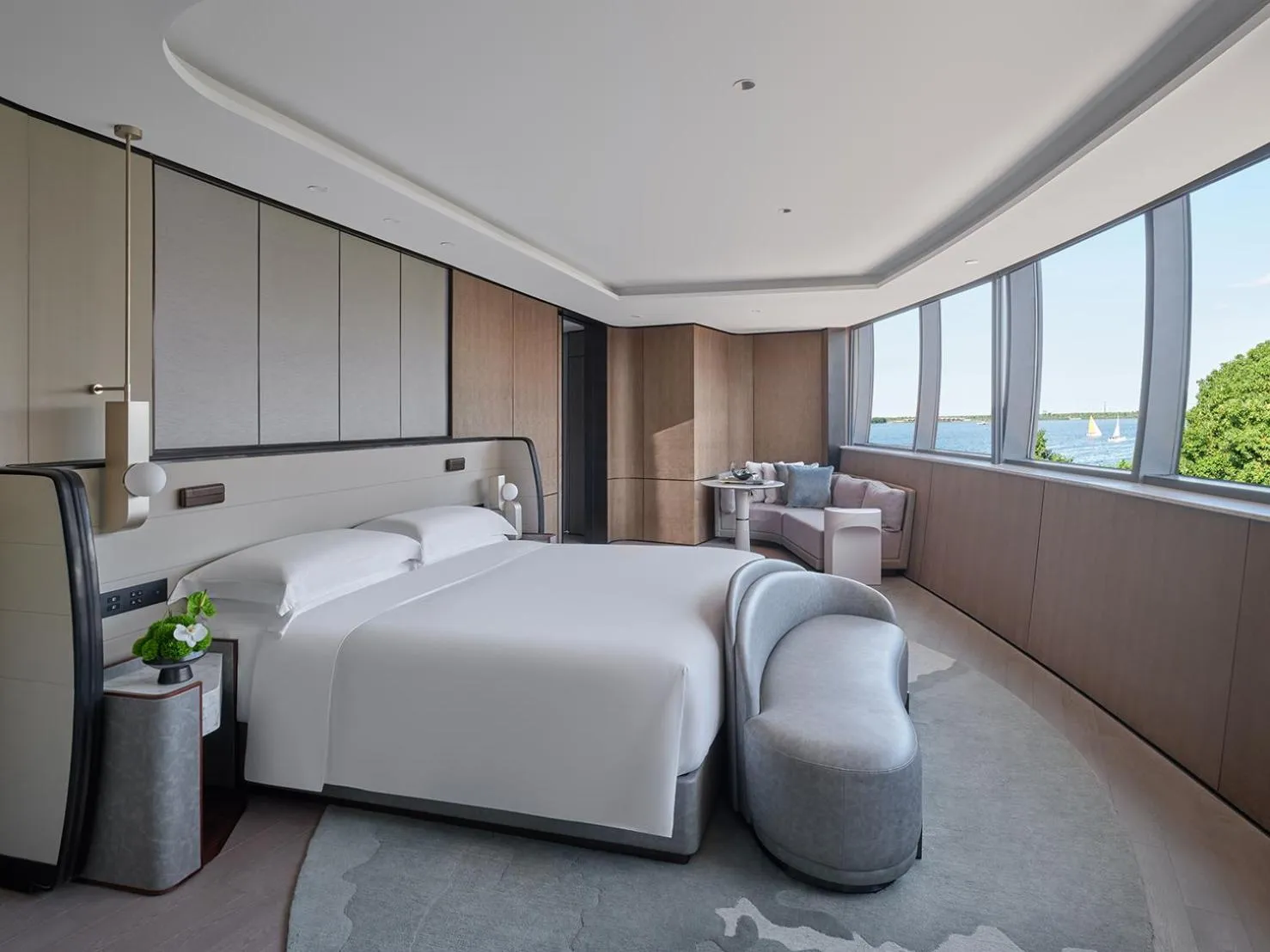Photo of the whole room, Bed in InterContinental Shanghai Harbour City by IHG