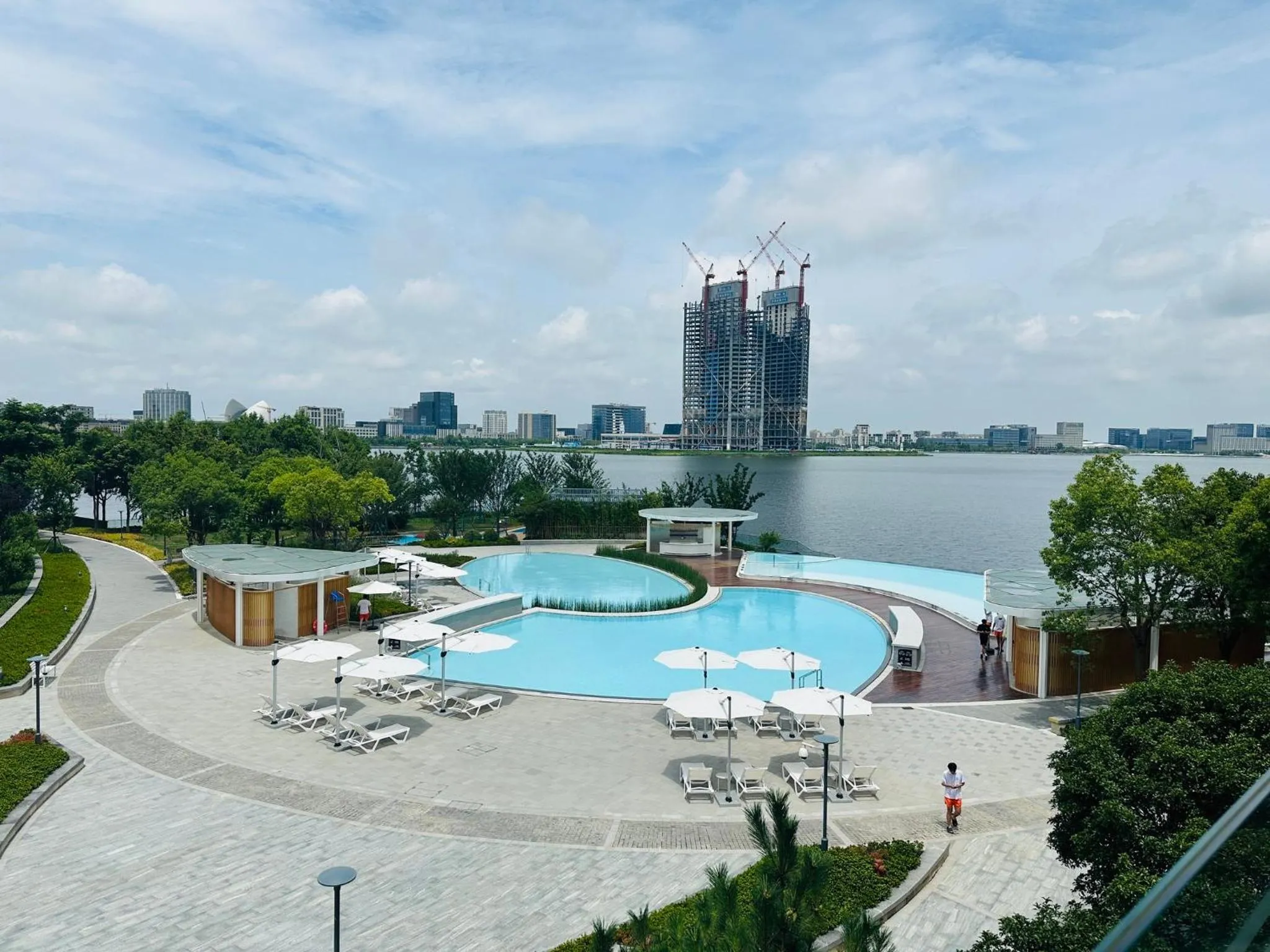 Swimming pool in InterContinental Shanghai Harbour City by IHG