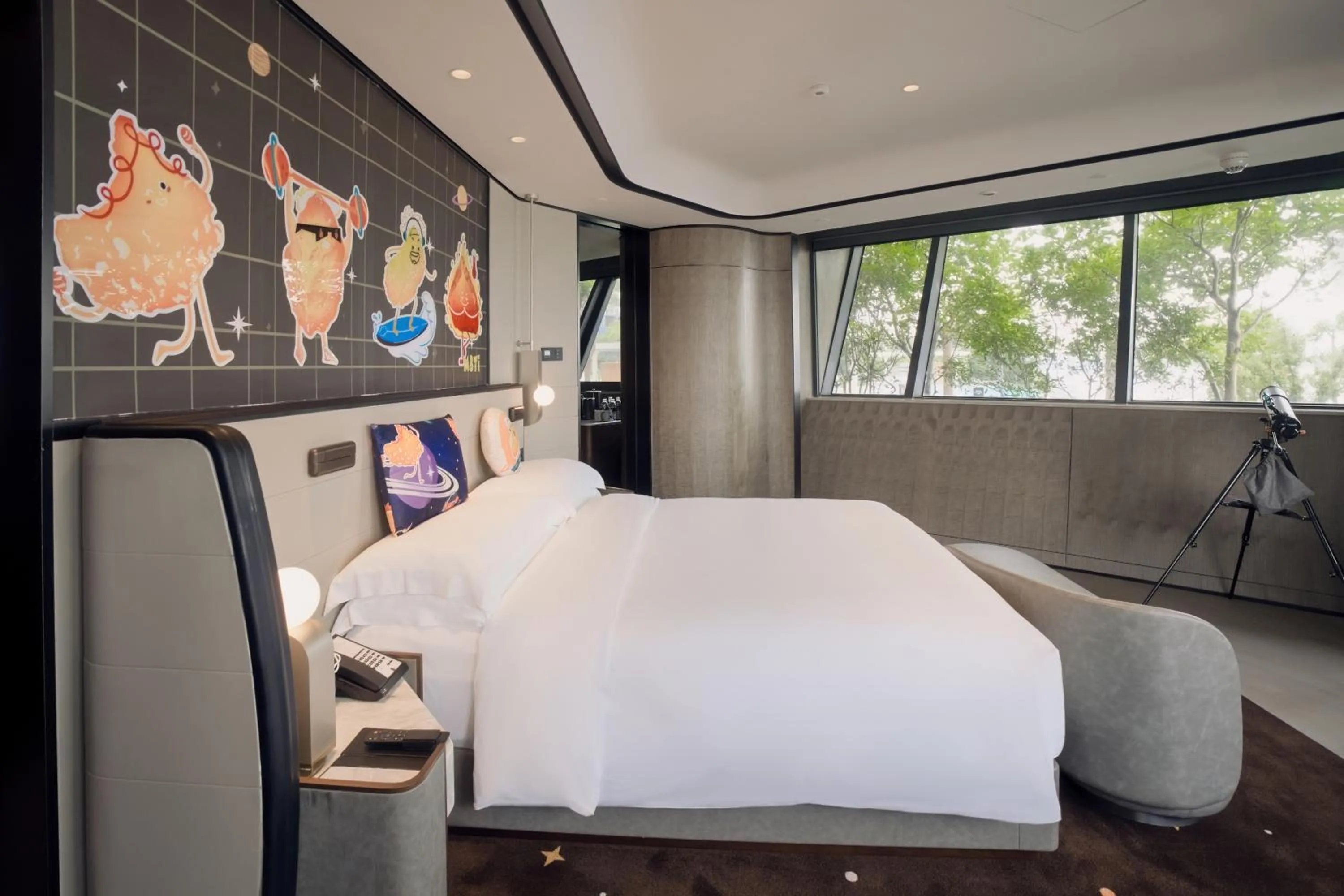 Bedroom, Bed in InterContinental Shanghai Harbour City by IHG