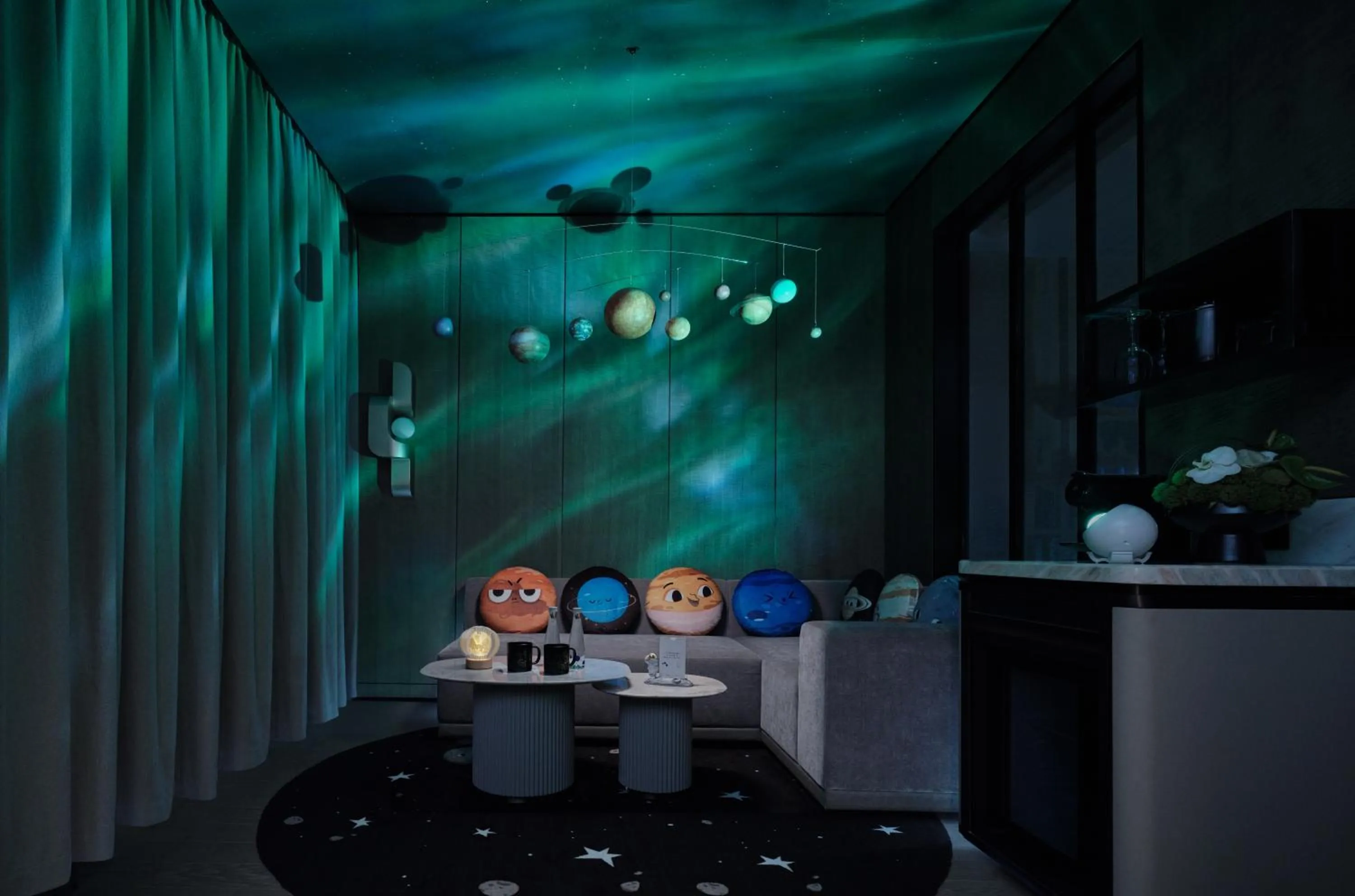 Guests in InterContinental Shanghai Harbour City by IHG