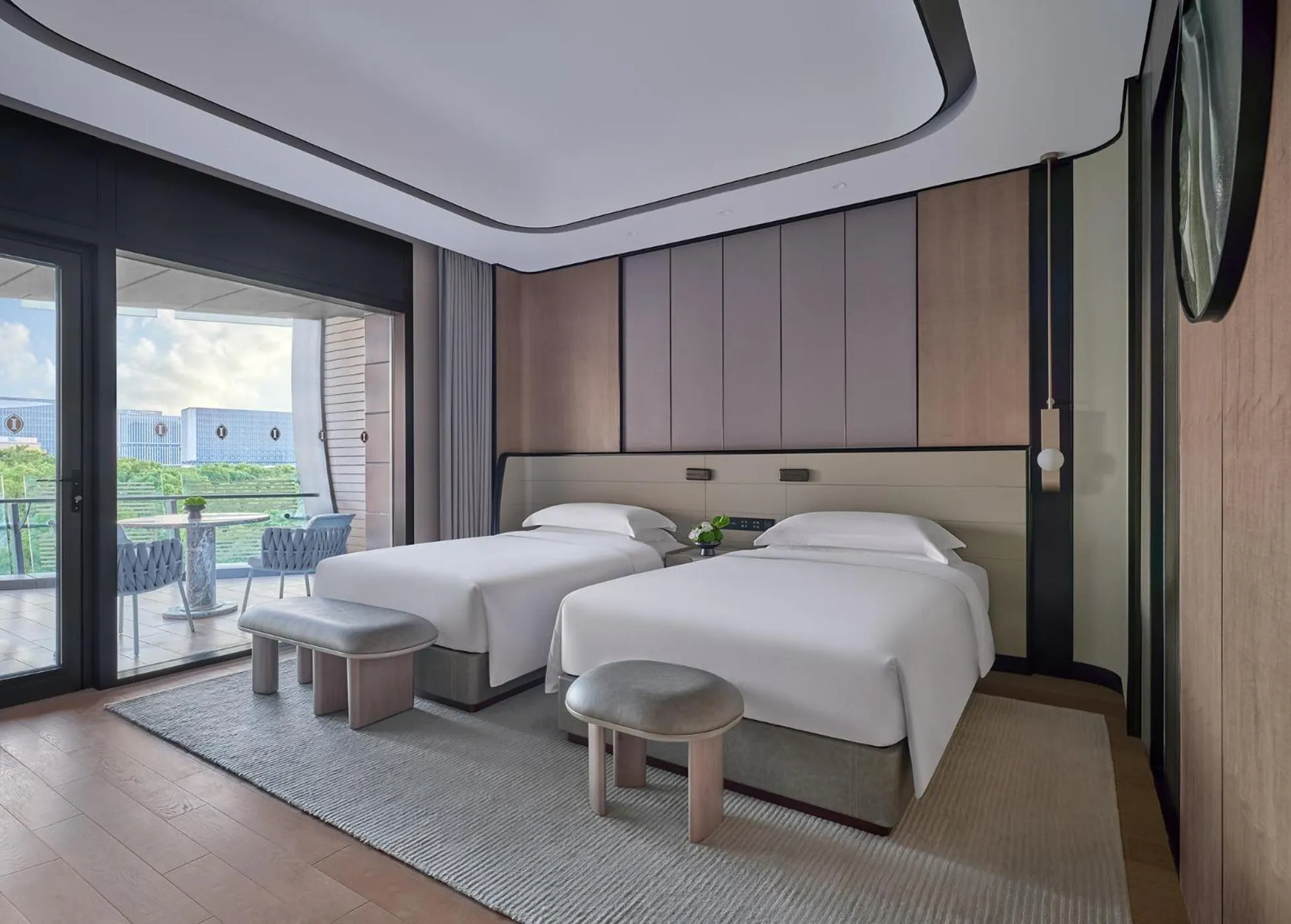 Photo of the whole room, Bed in InterContinental Shanghai Harbour City by IHG