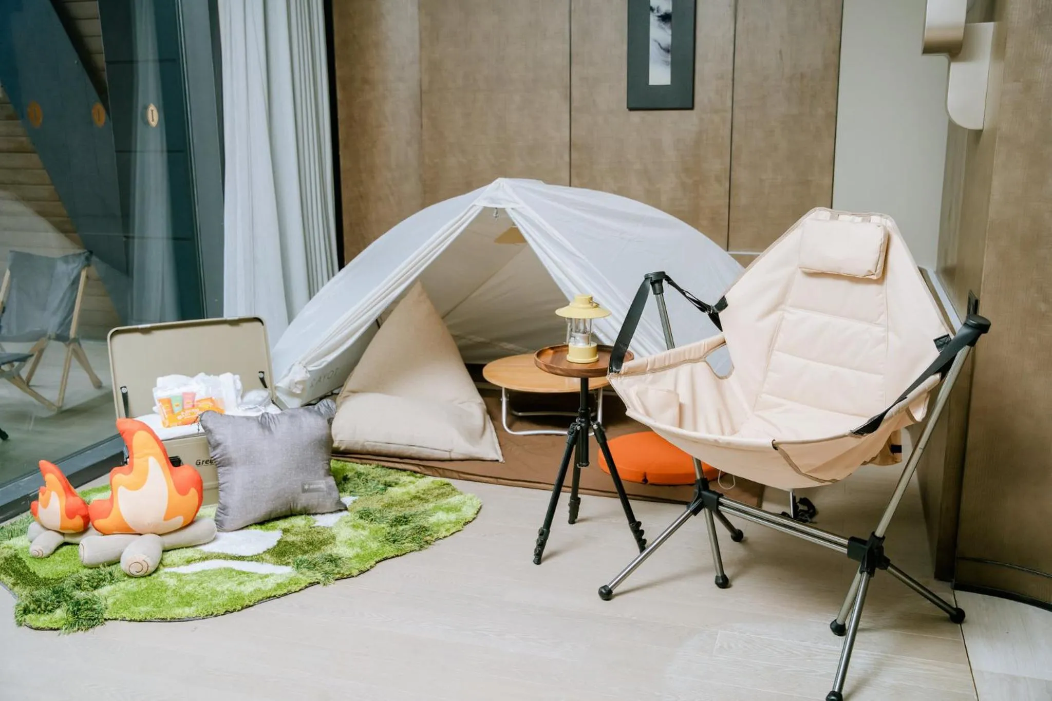 Photo of the whole room in InterContinental Shanghai Harbour City by IHG