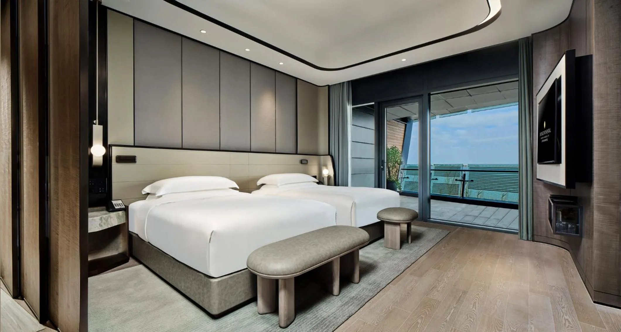 Photo of the whole room, Bed in InterContinental Shanghai Harbour City by IHG