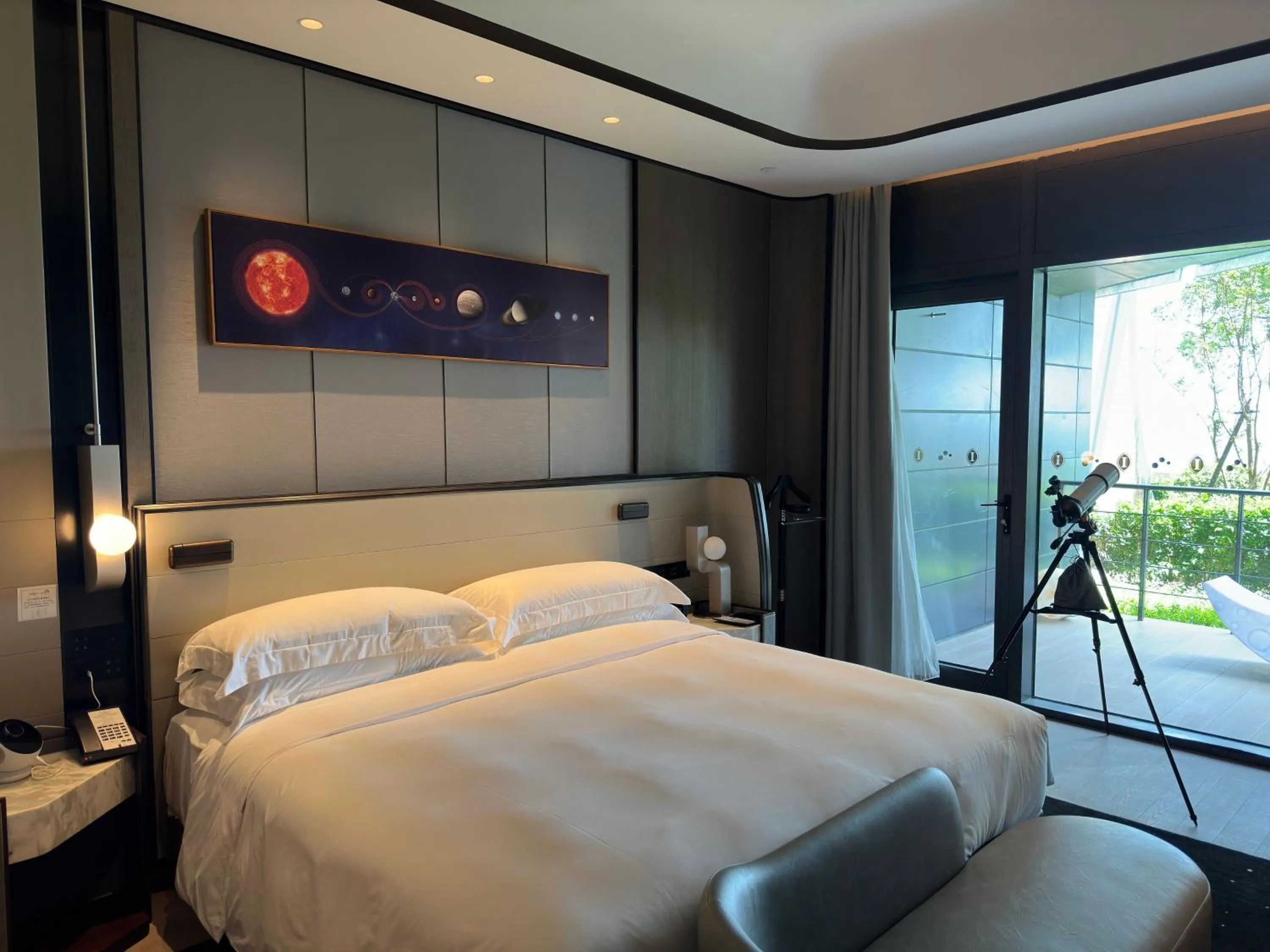 Photo of the whole room, Bed in InterContinental Shanghai Harbour City by IHG