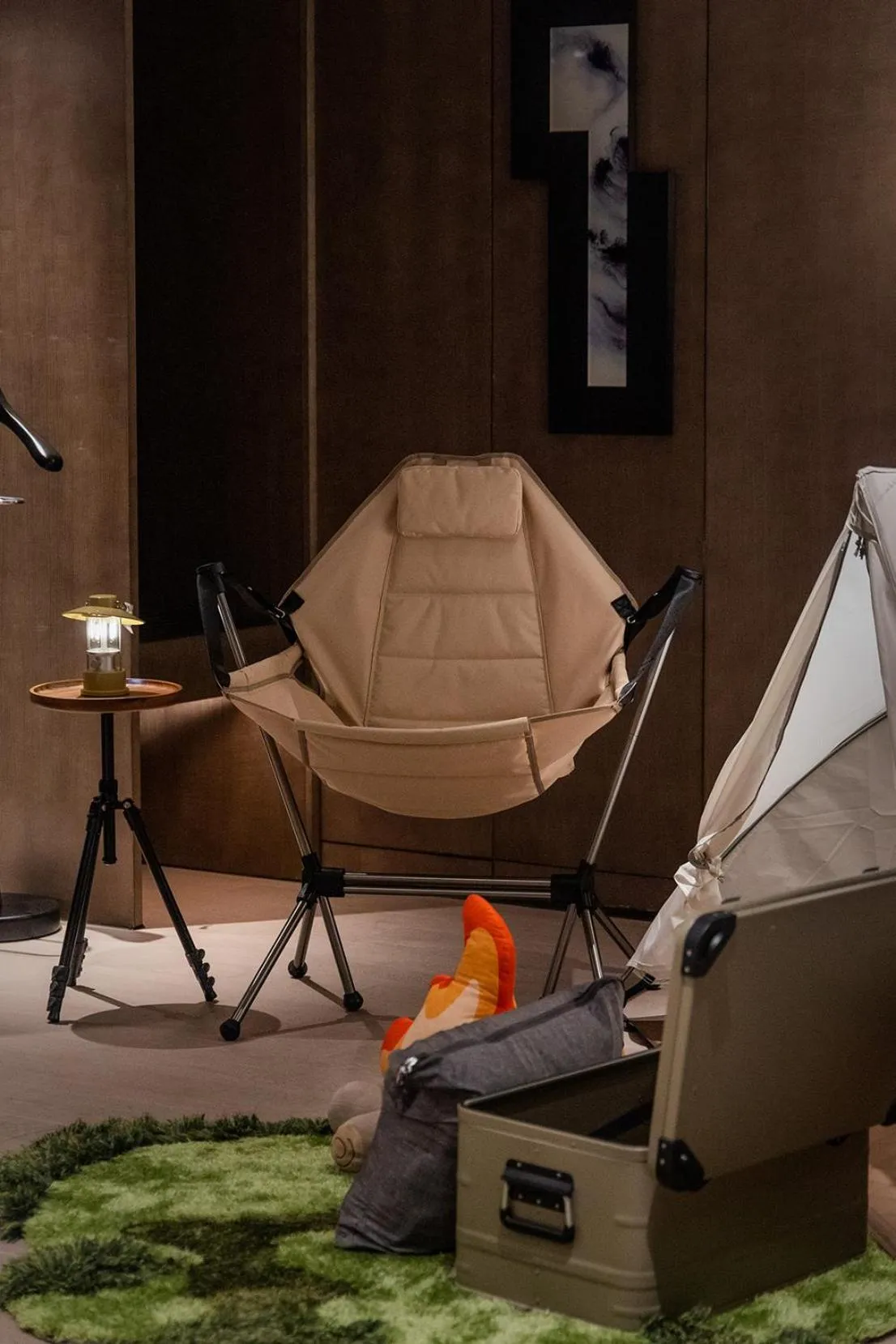 Living room in InterContinental Shanghai Harbour City by IHG