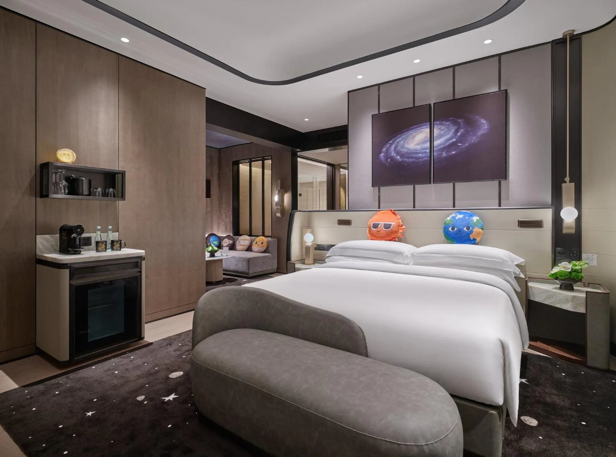 Photo of the whole room, Bed in InterContinental Shanghai Harbour City by IHG