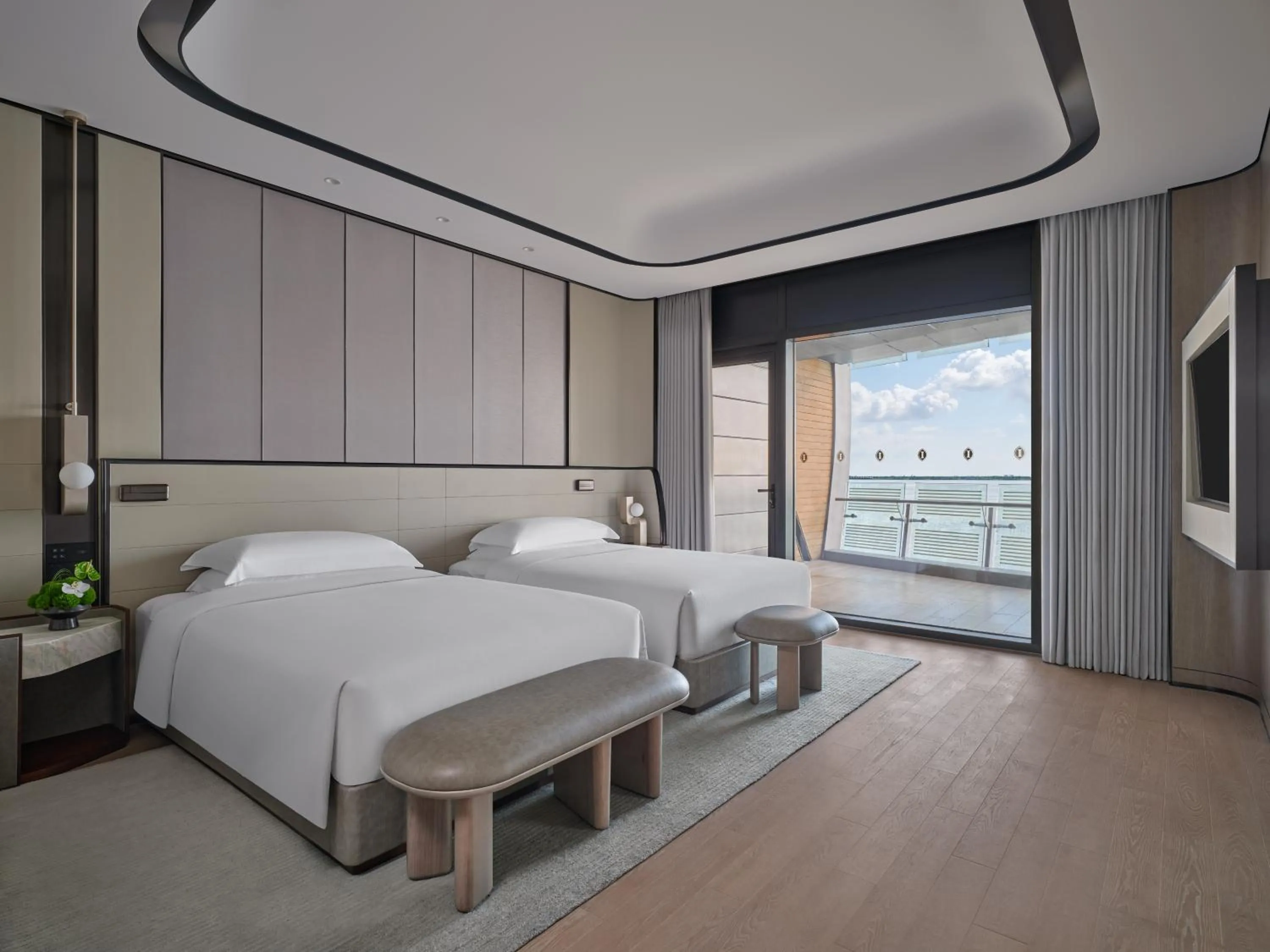 Bedroom, Bed in InterContinental Shanghai Harbour City by IHG