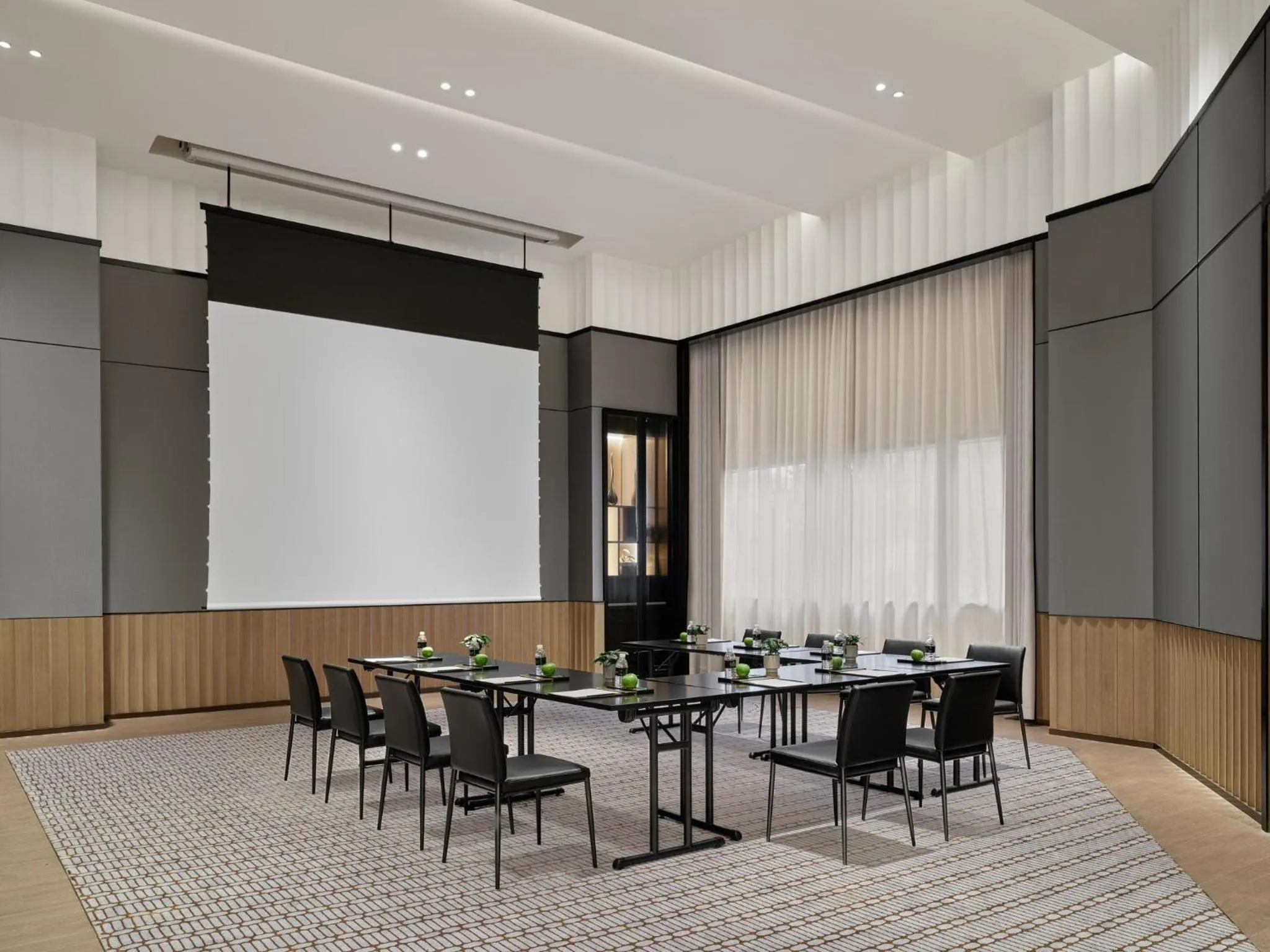 Meeting/conference room in InterContinental Shanghai Harbour City by IHG