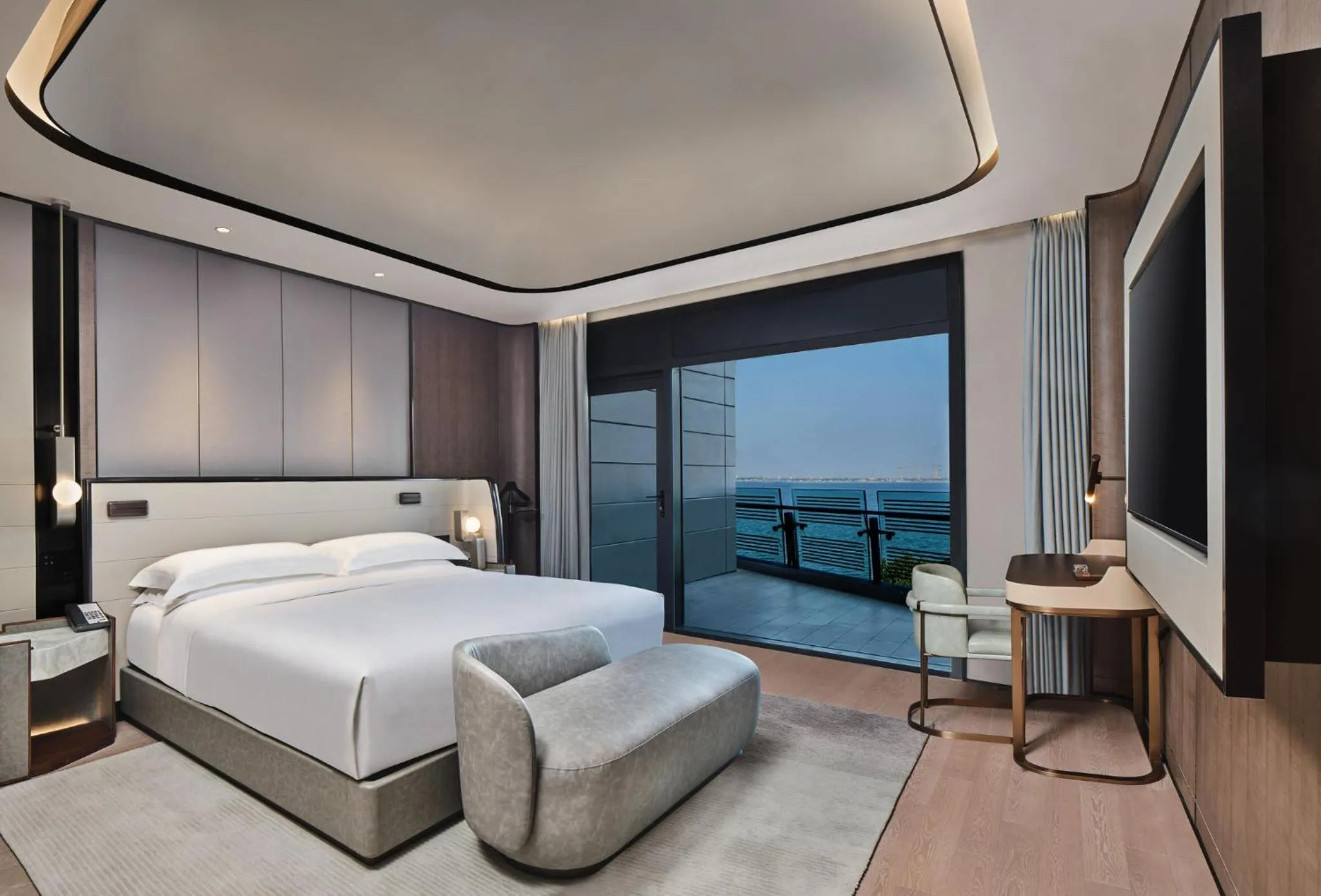 Photo of the whole room, Bed in InterContinental Shanghai Harbour City by IHG