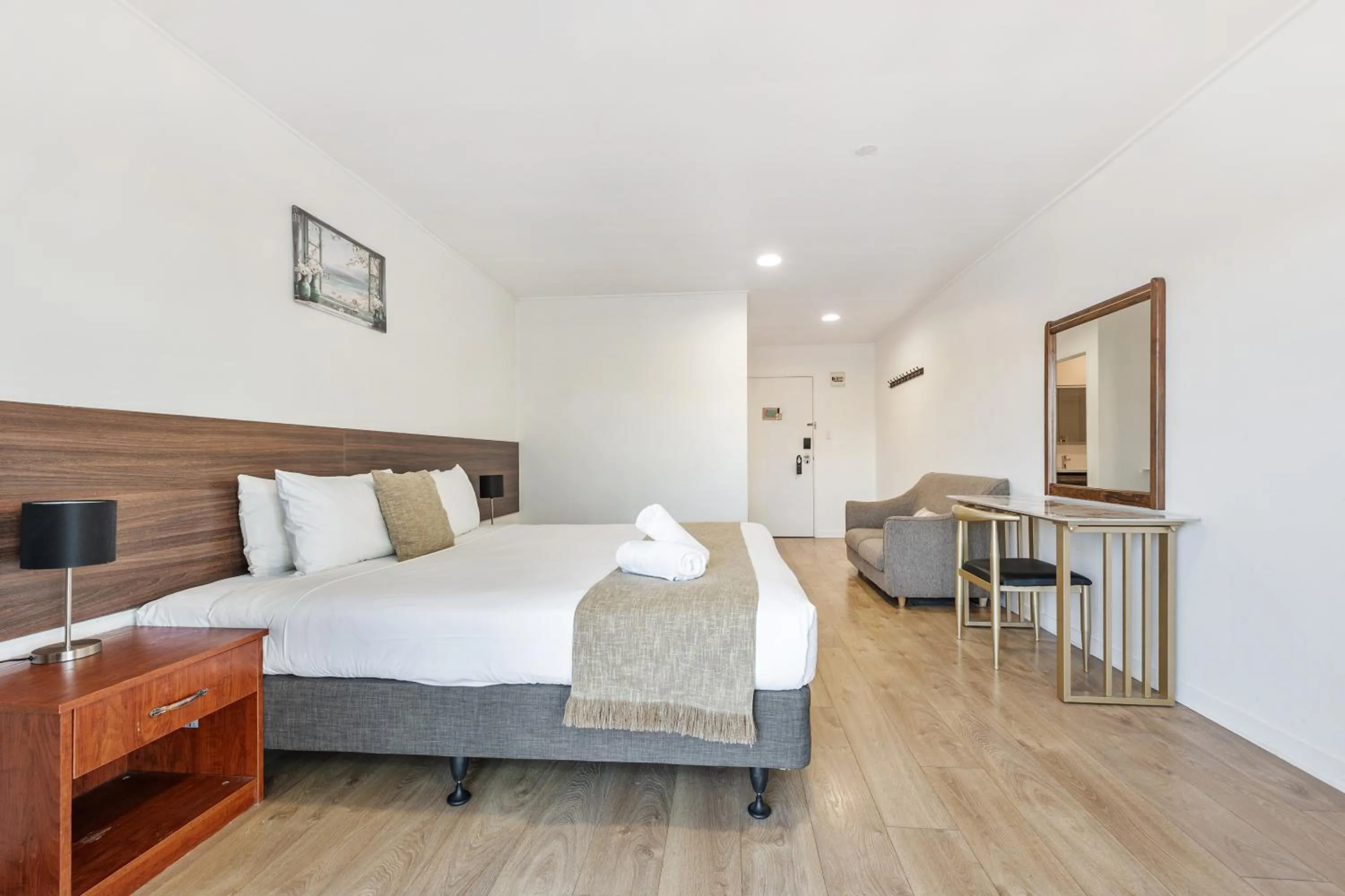 Bedroom, Bed in Auckland Airport Easy Hotel