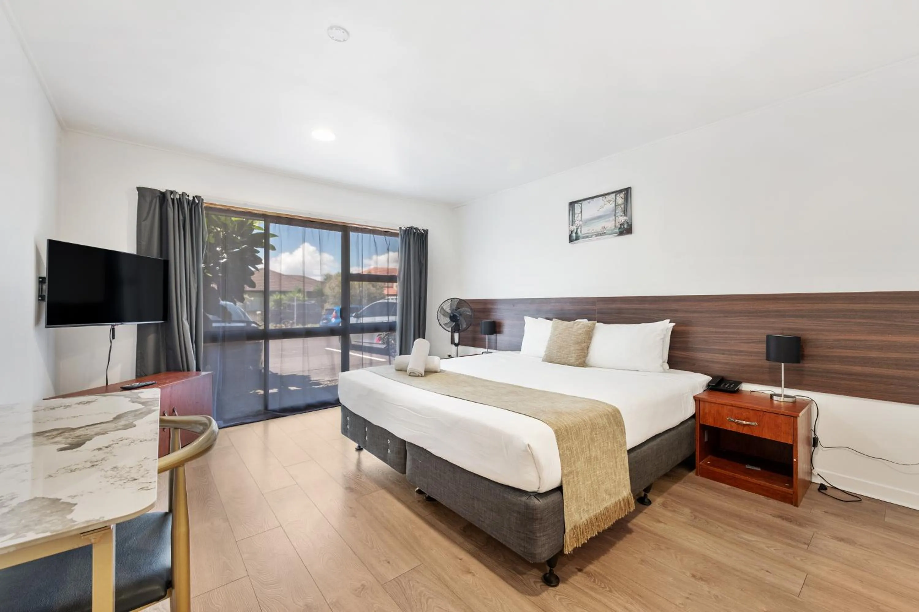 Bedroom, Bed in Auckland Airport Easy Hotel