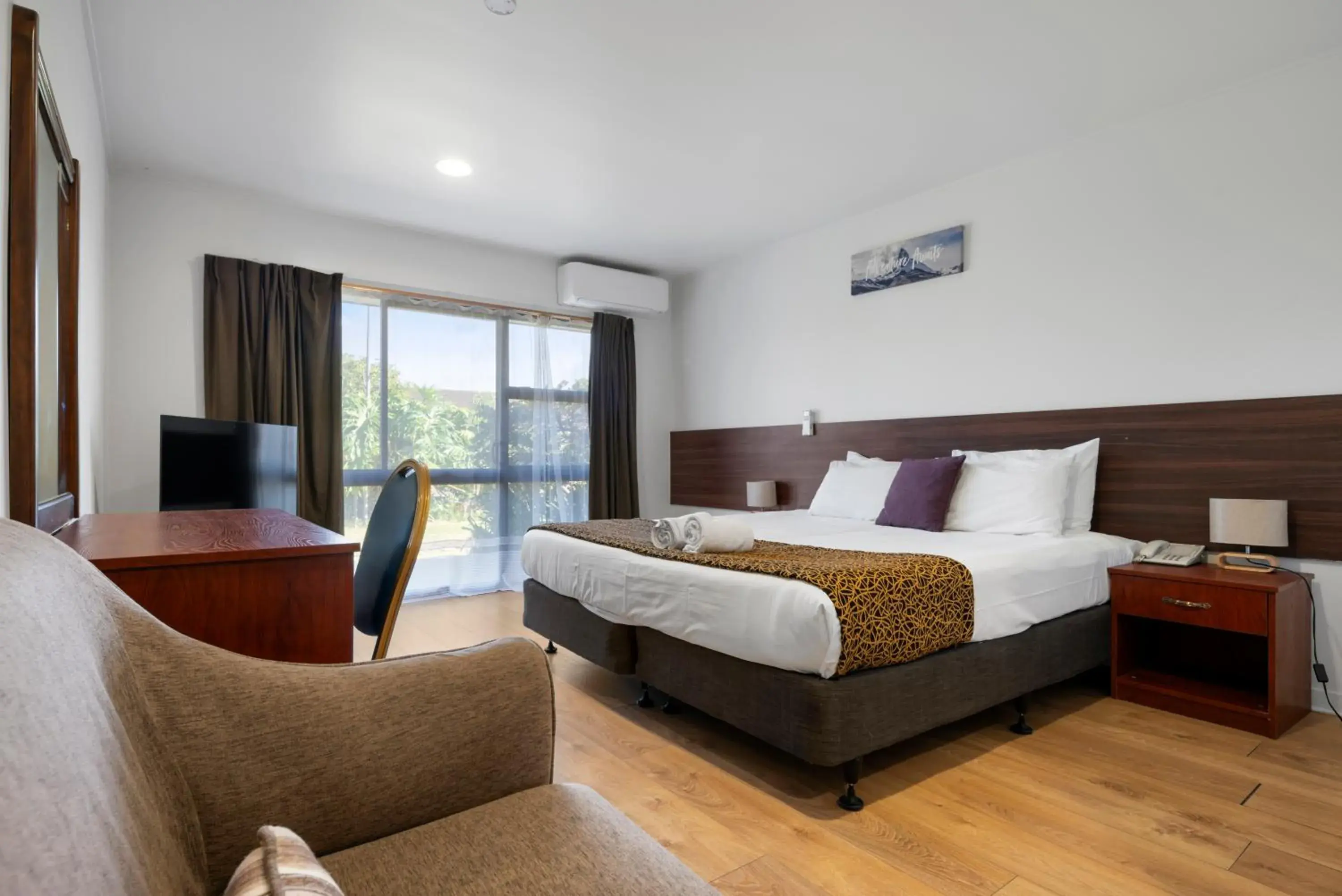 Deluxe King Room in Auckland Airport Easy Hotel Deluxe King Room in Auckland Airport Easy Hotel