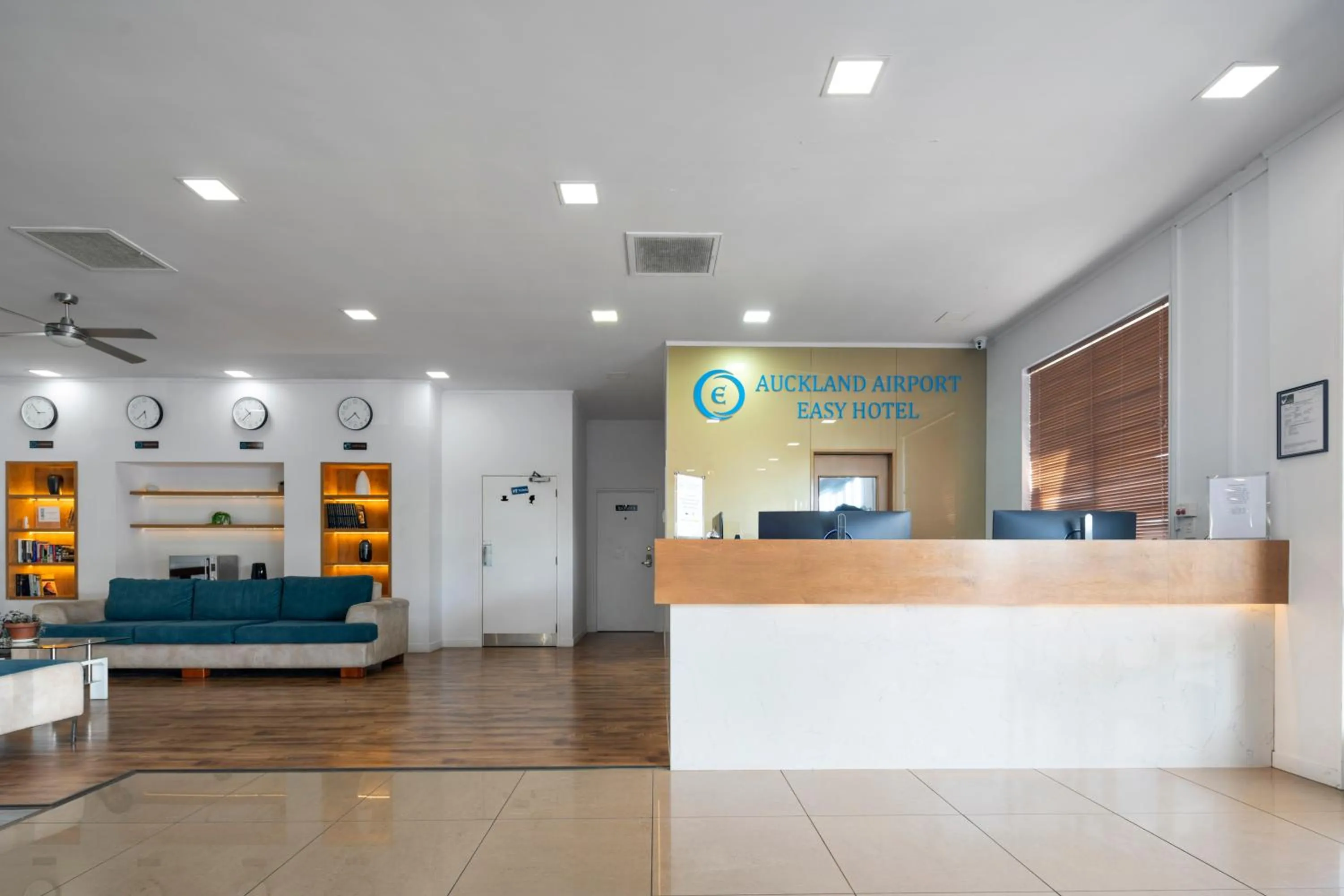 Lobby or reception in Auckland Airport Easy Hotel