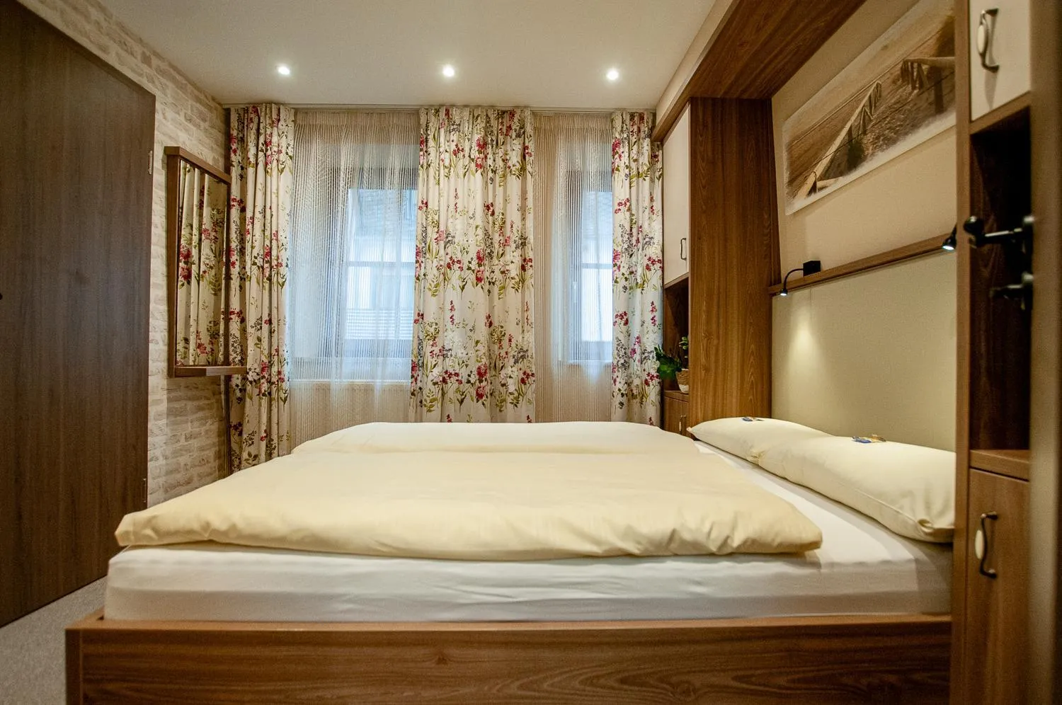 Photo of the whole room, Bed in Landhaus Müller