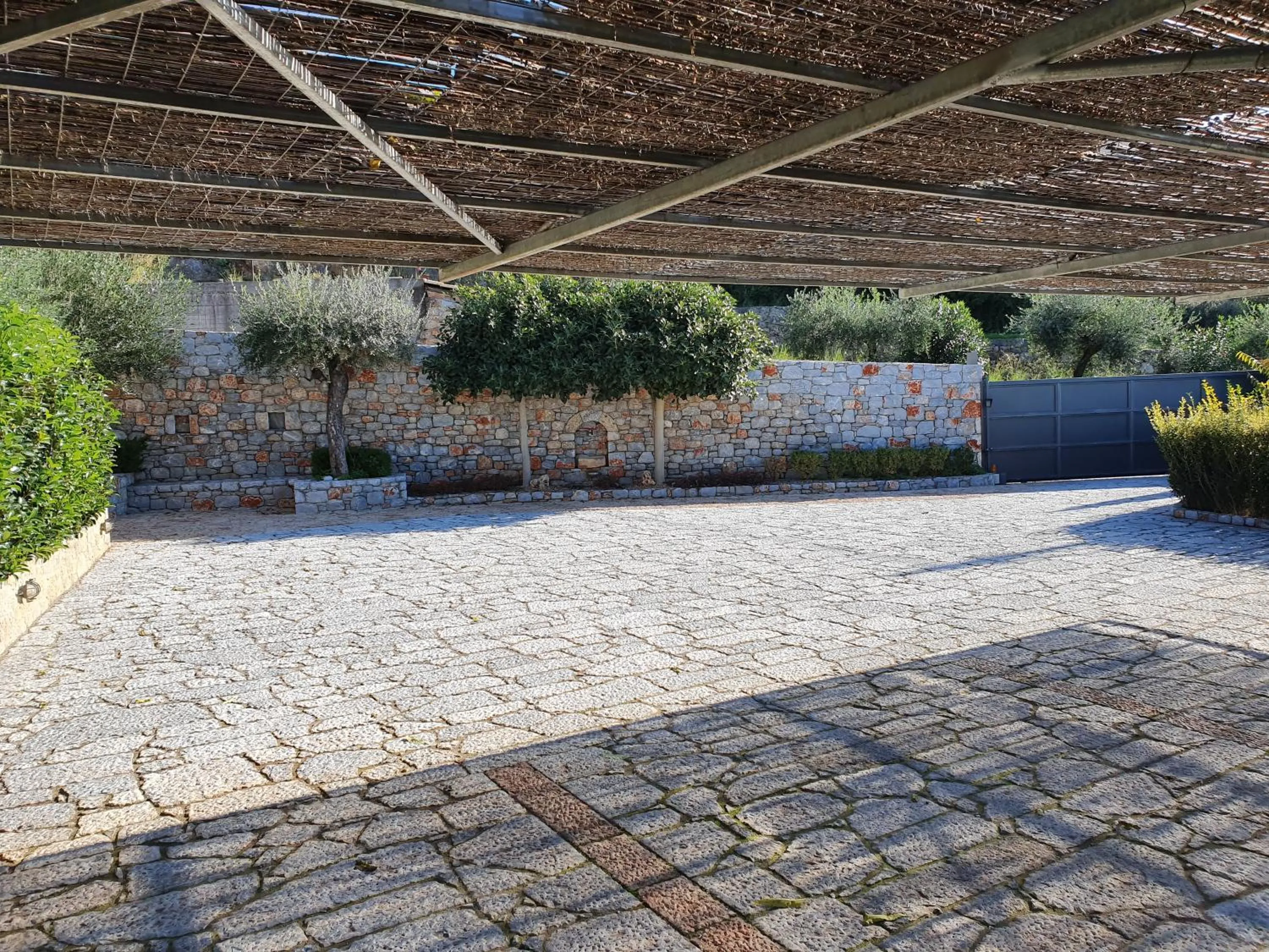 Parking in Polismata - Private Residences