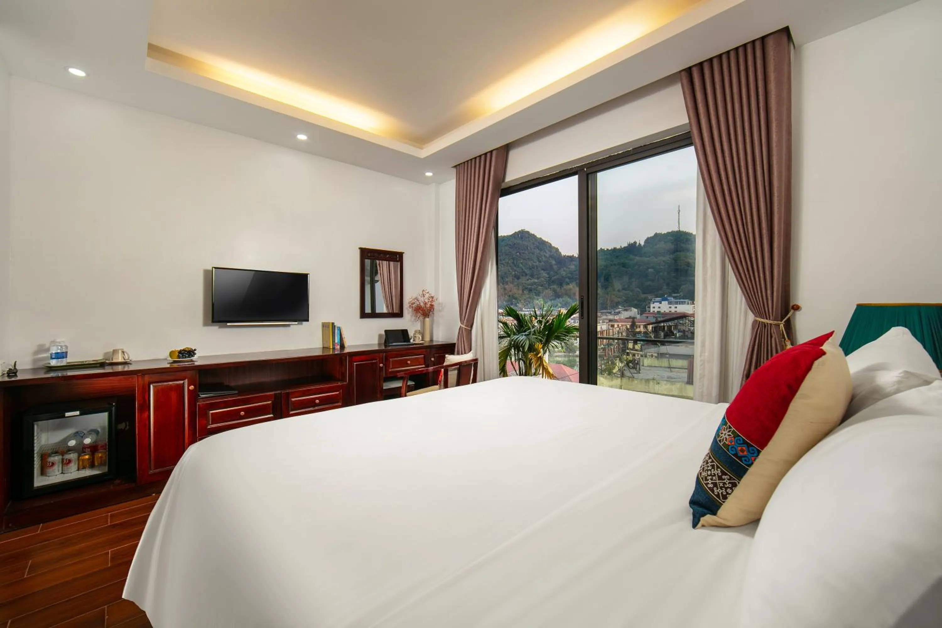 Bed in Sapa Mountain Queen House