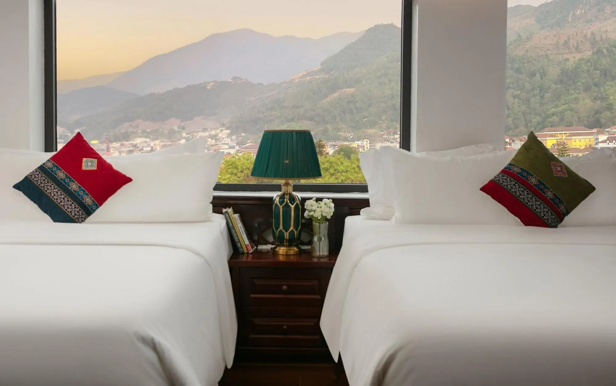 Bed in Sapa Mountain Queen House