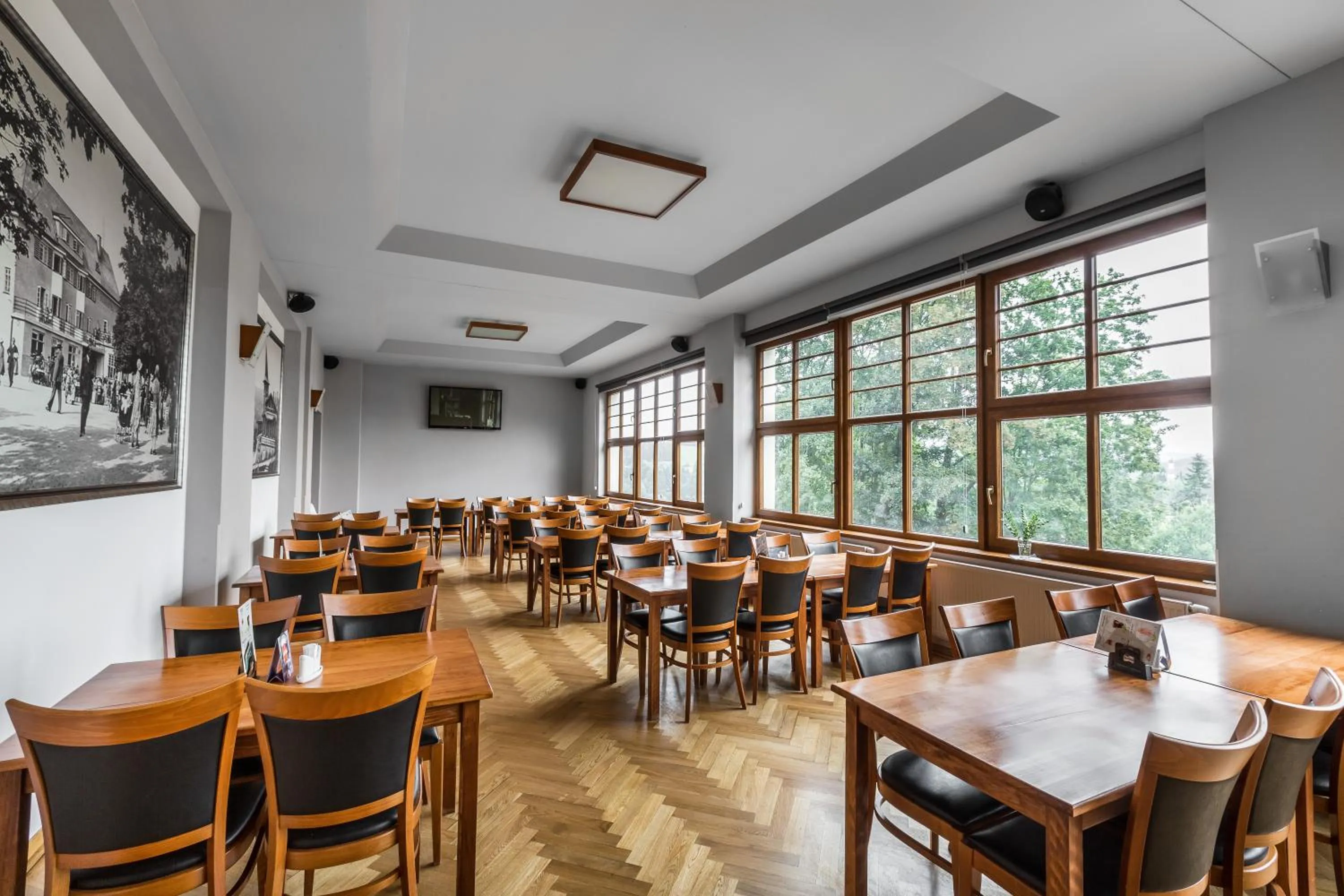 Restaurant/places to eat in Parkhotel Smržovka