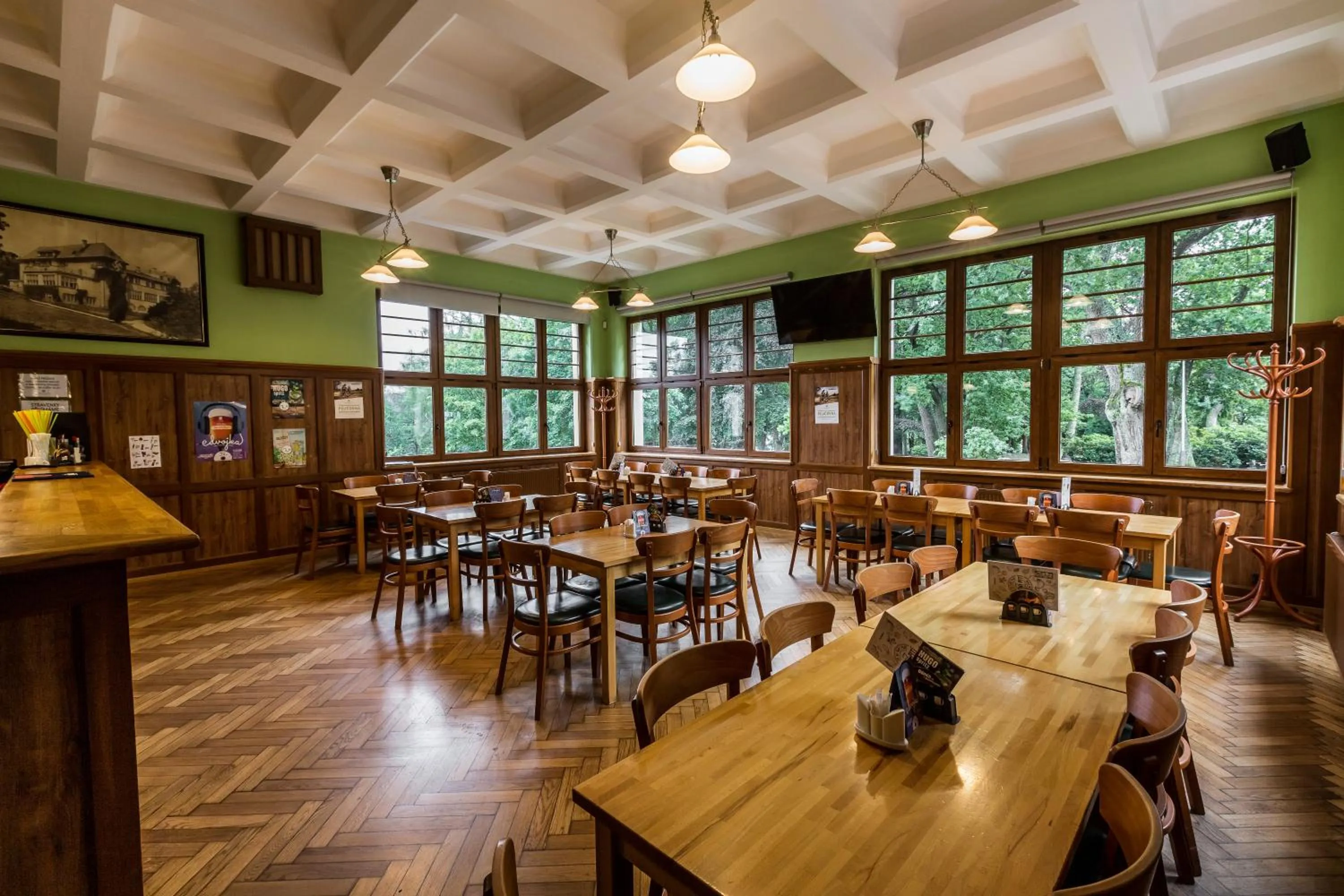 Restaurant/places to eat in Parkhotel Smržovka