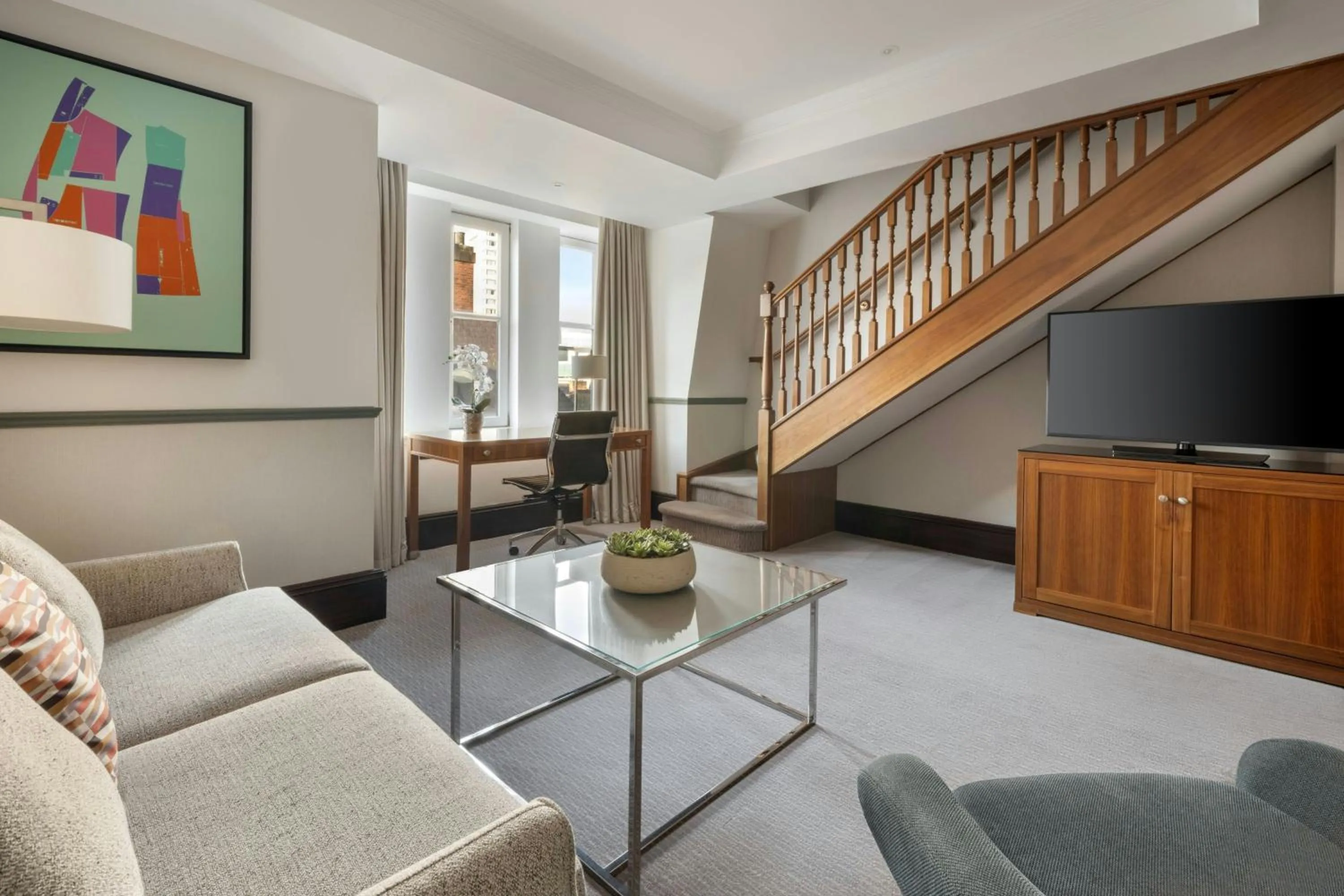 Photo of the whole room in Leeds Marriott Hotel