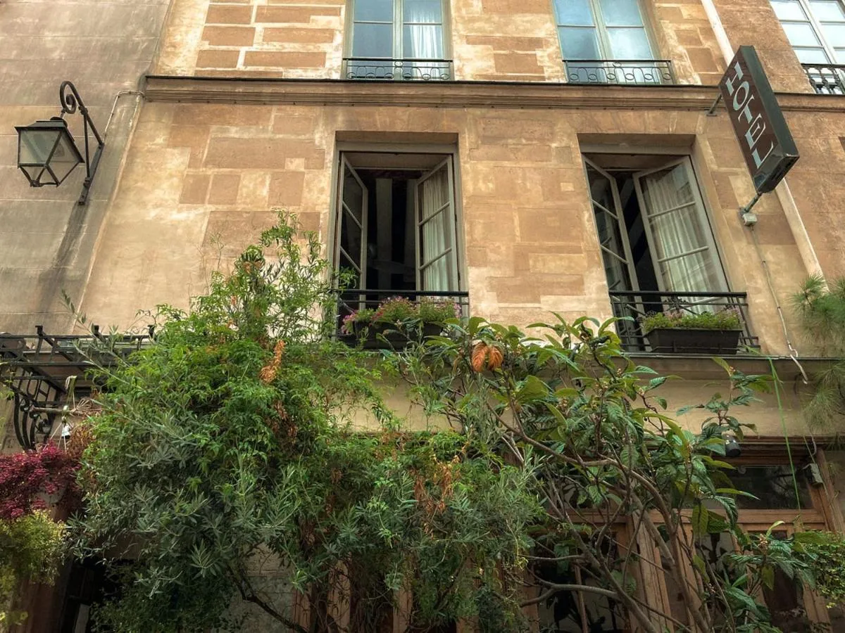 Facade/entrance in Boutique Hotel de la Place des Vosges