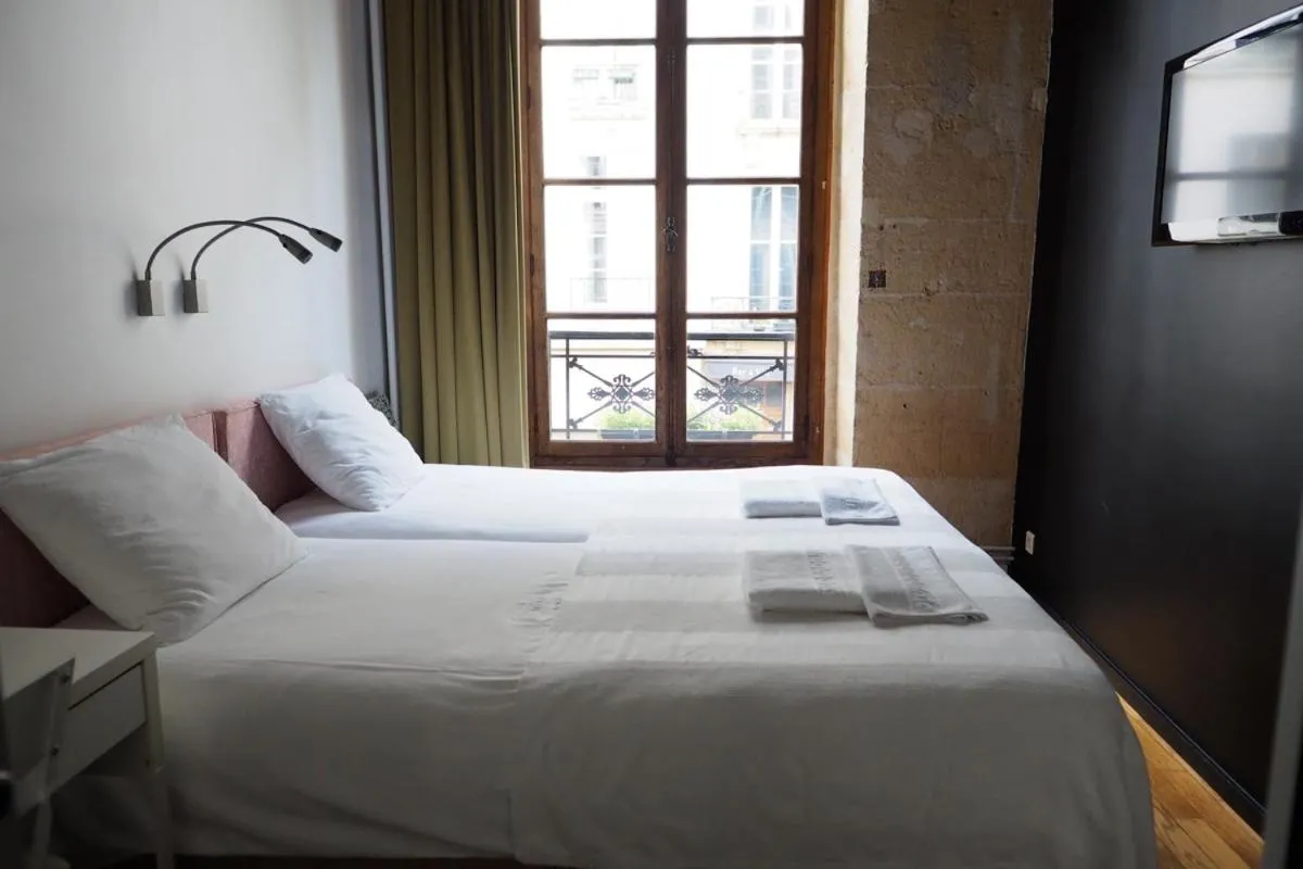 Photo of the whole room, Bed in Boutique Hotel de la Place des Vosges
