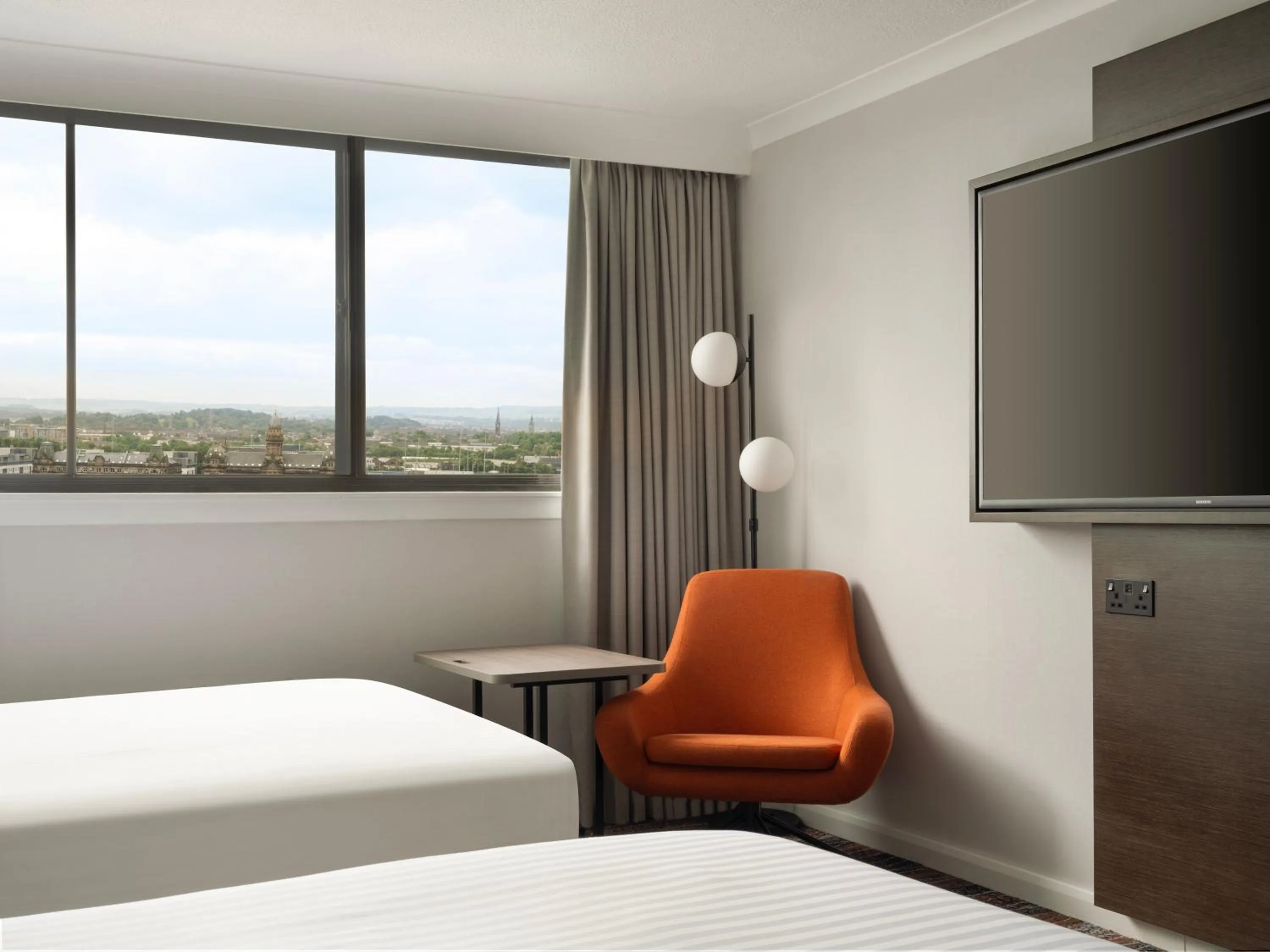 Bed in Glasgow Marriott Hotel