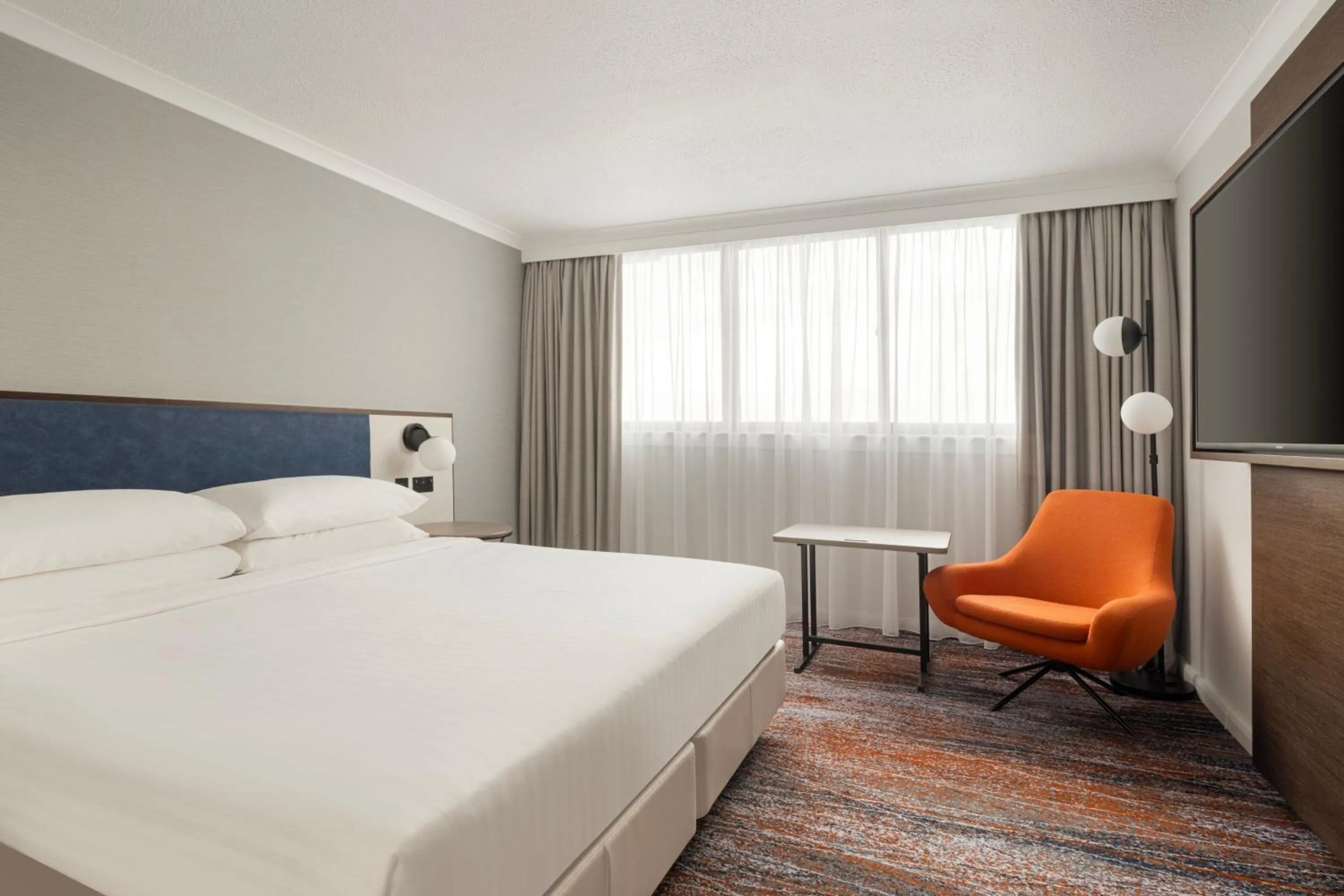 Bedroom, Bed in Glasgow Marriott Hotel